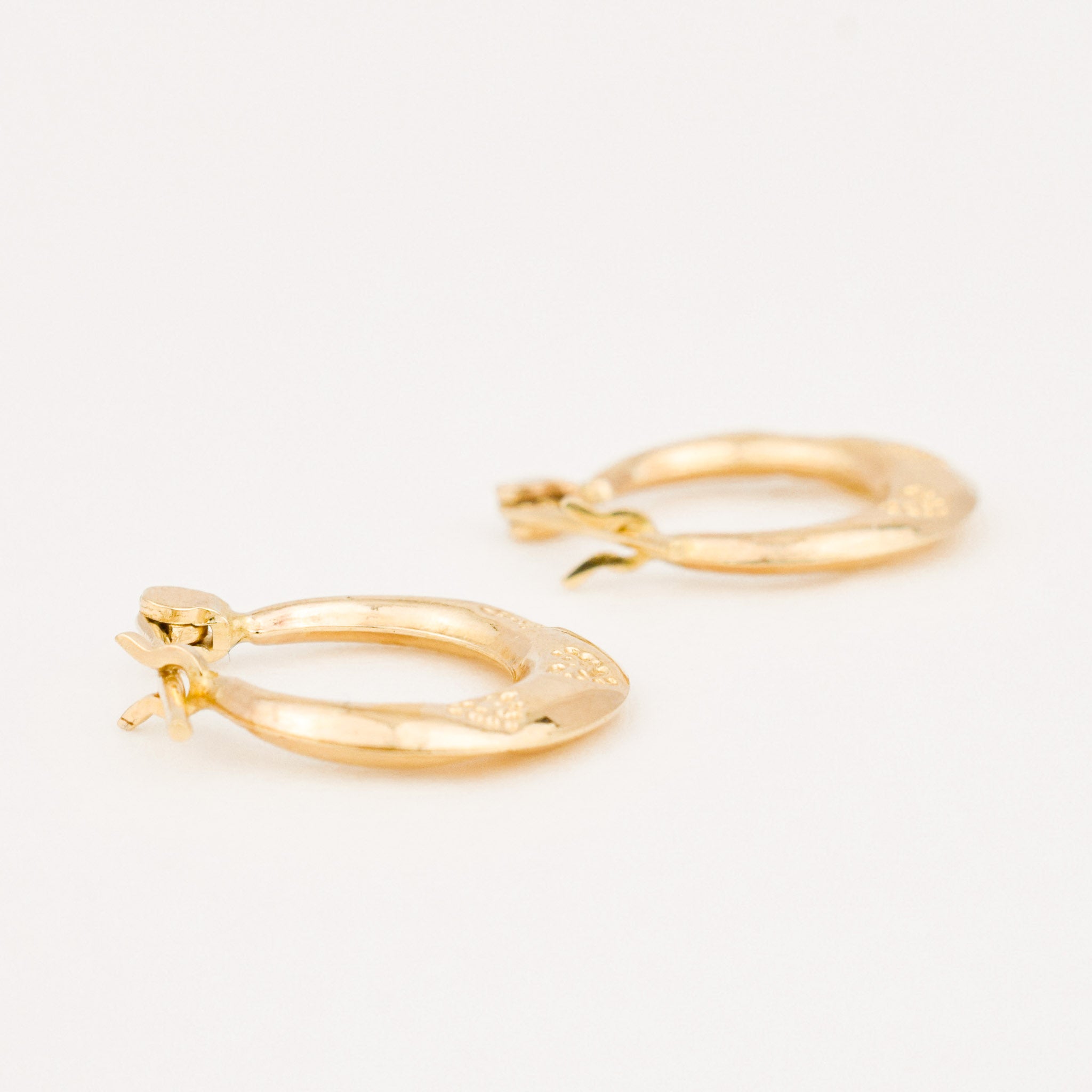 vintage 10k yellow gold heart hoop earrings
