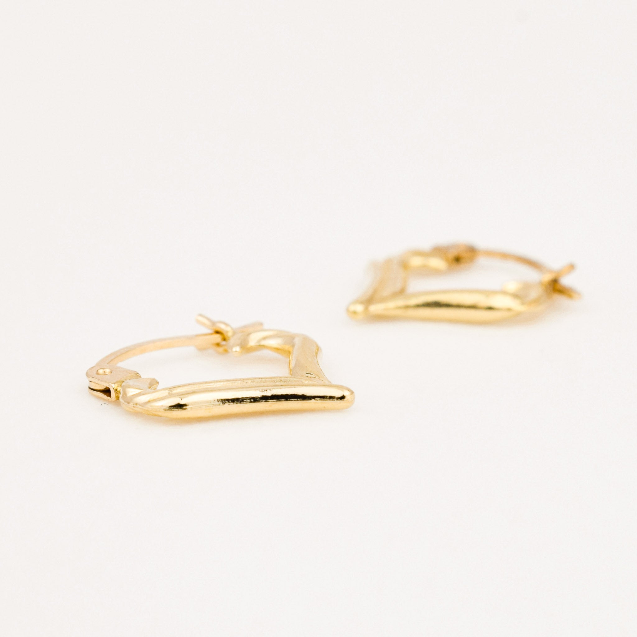 vintage 10k yellow gold heart hoop earrings