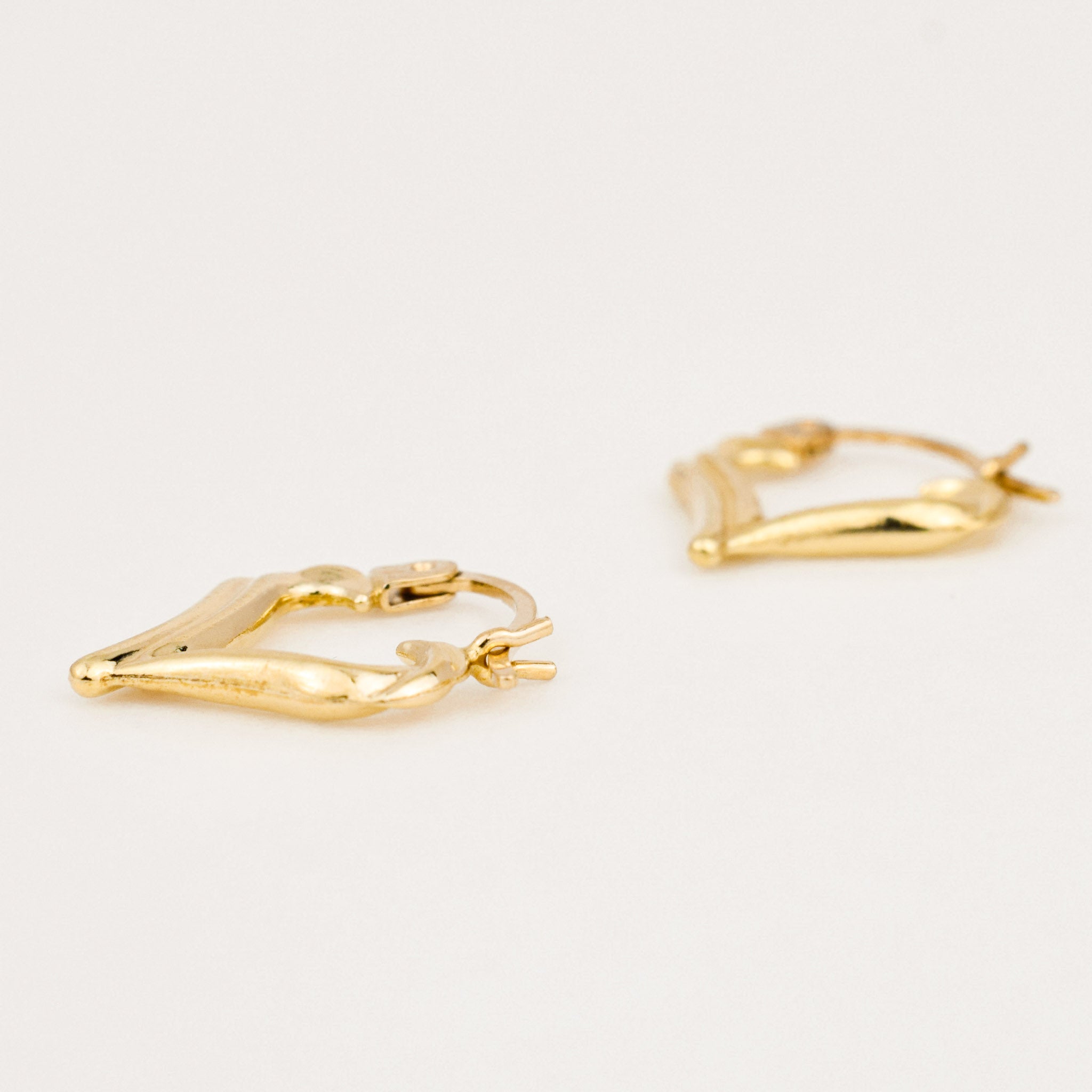 vintage 10k yellow gold heart hoop earrings
