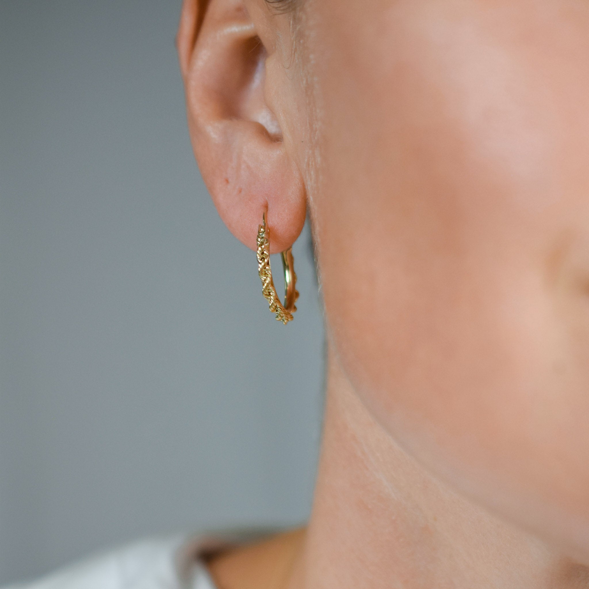 vintage gold rope hoop earrings 