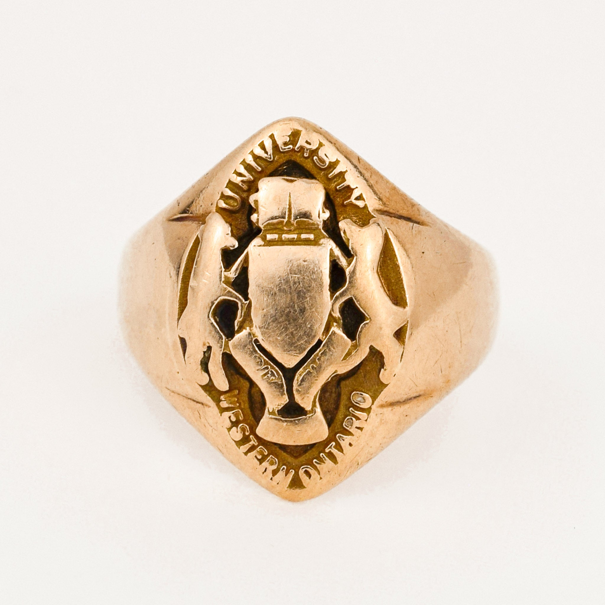 University signet best sale ring