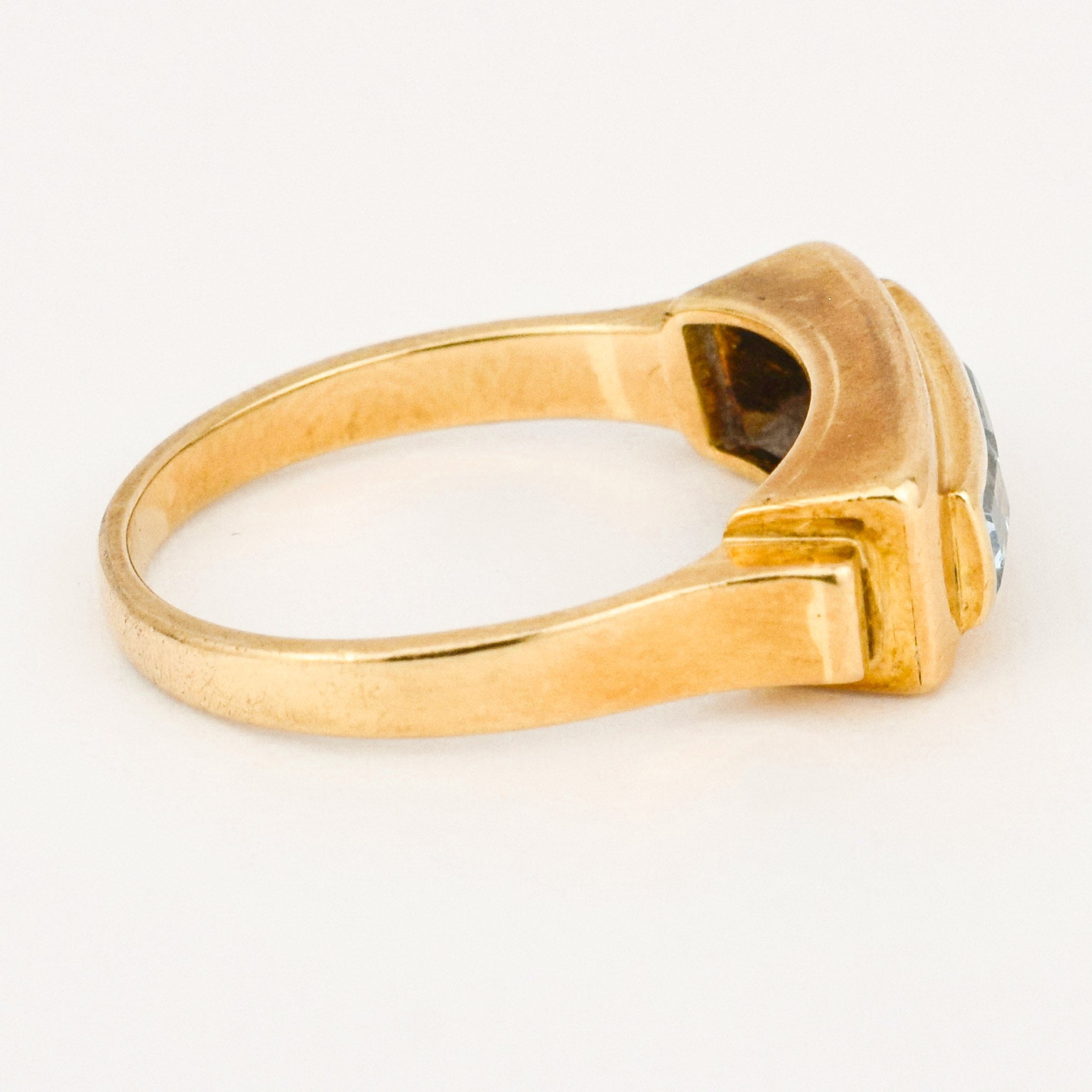 vintage 18k blue topaz saddle ring 