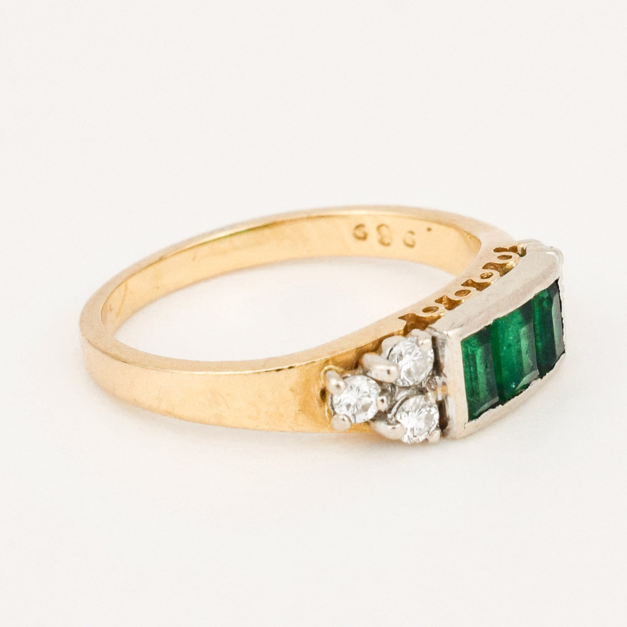 Antique Emerald and Diamond Ring 