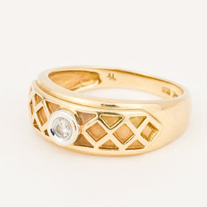 vintage quilted gold band with solitaire diamond 