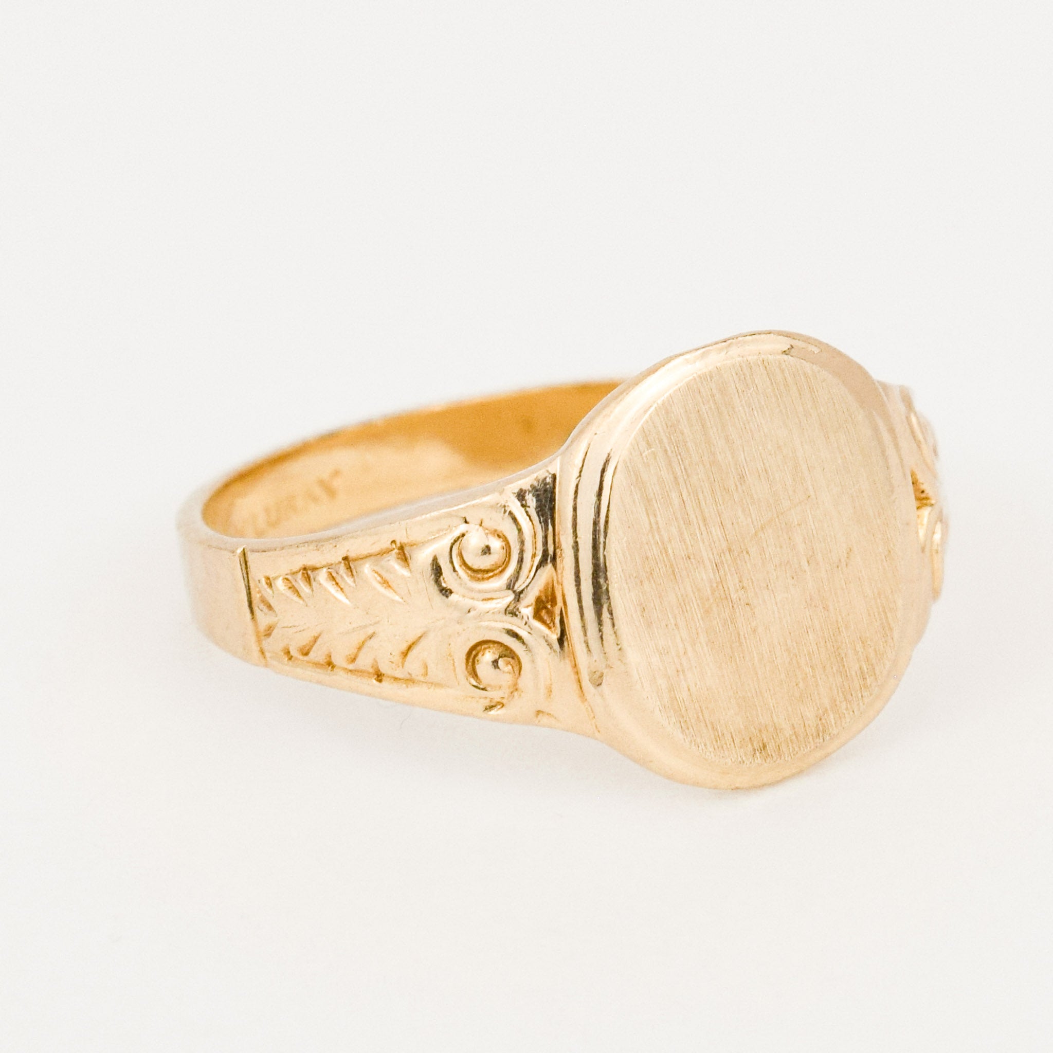 Romantic Signet Ring