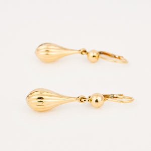 vintage gold teardrop style earrings 