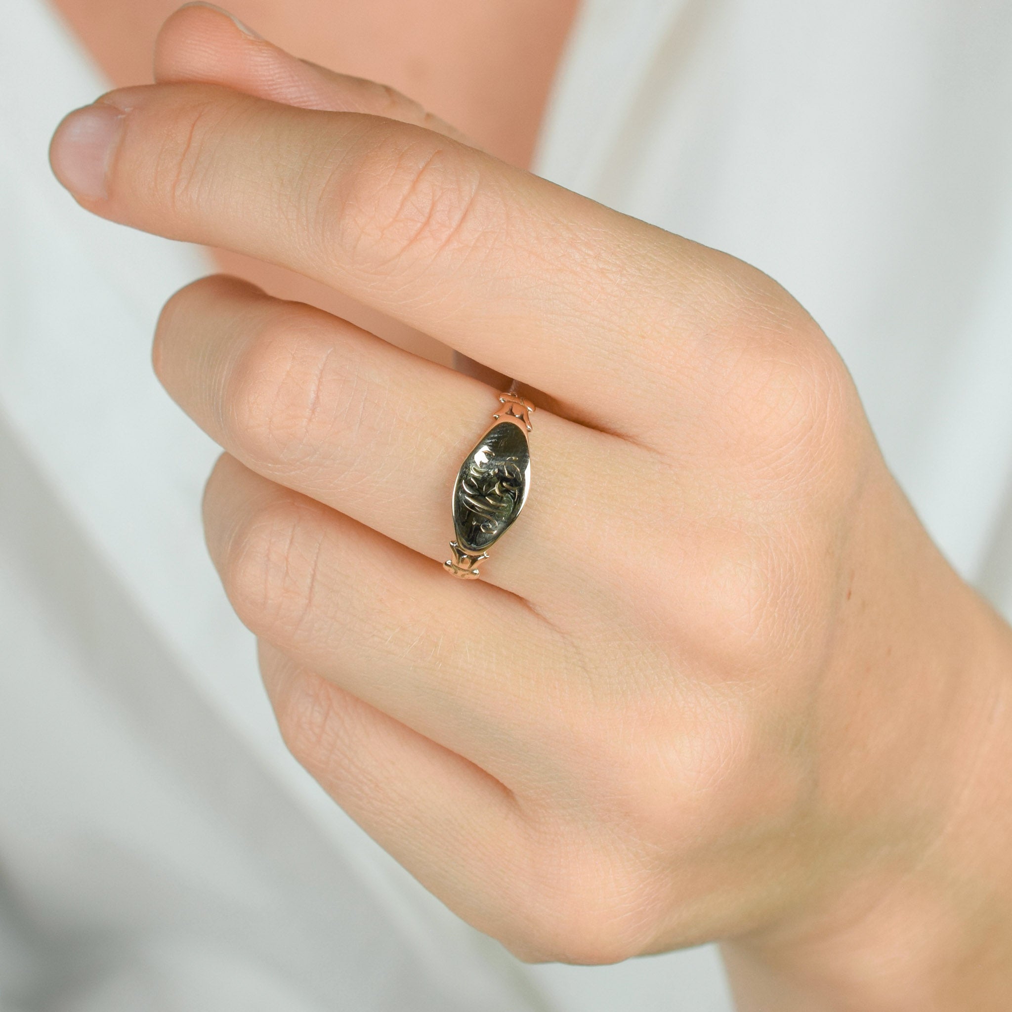 vintage gold signet ring 