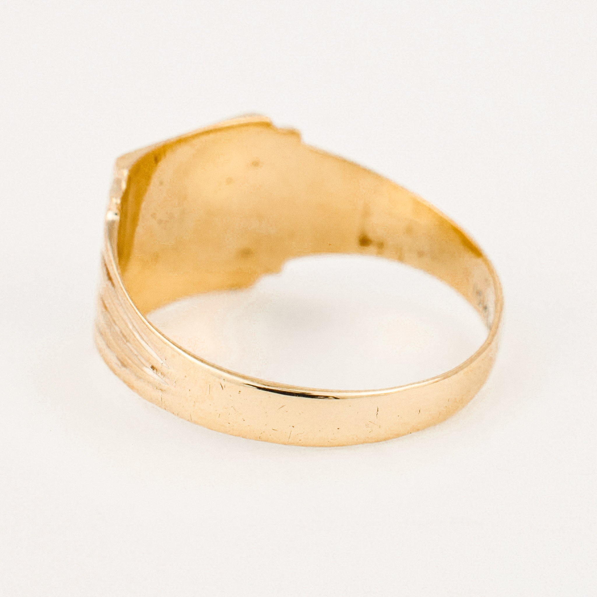 vintage gold 'r' signet ring