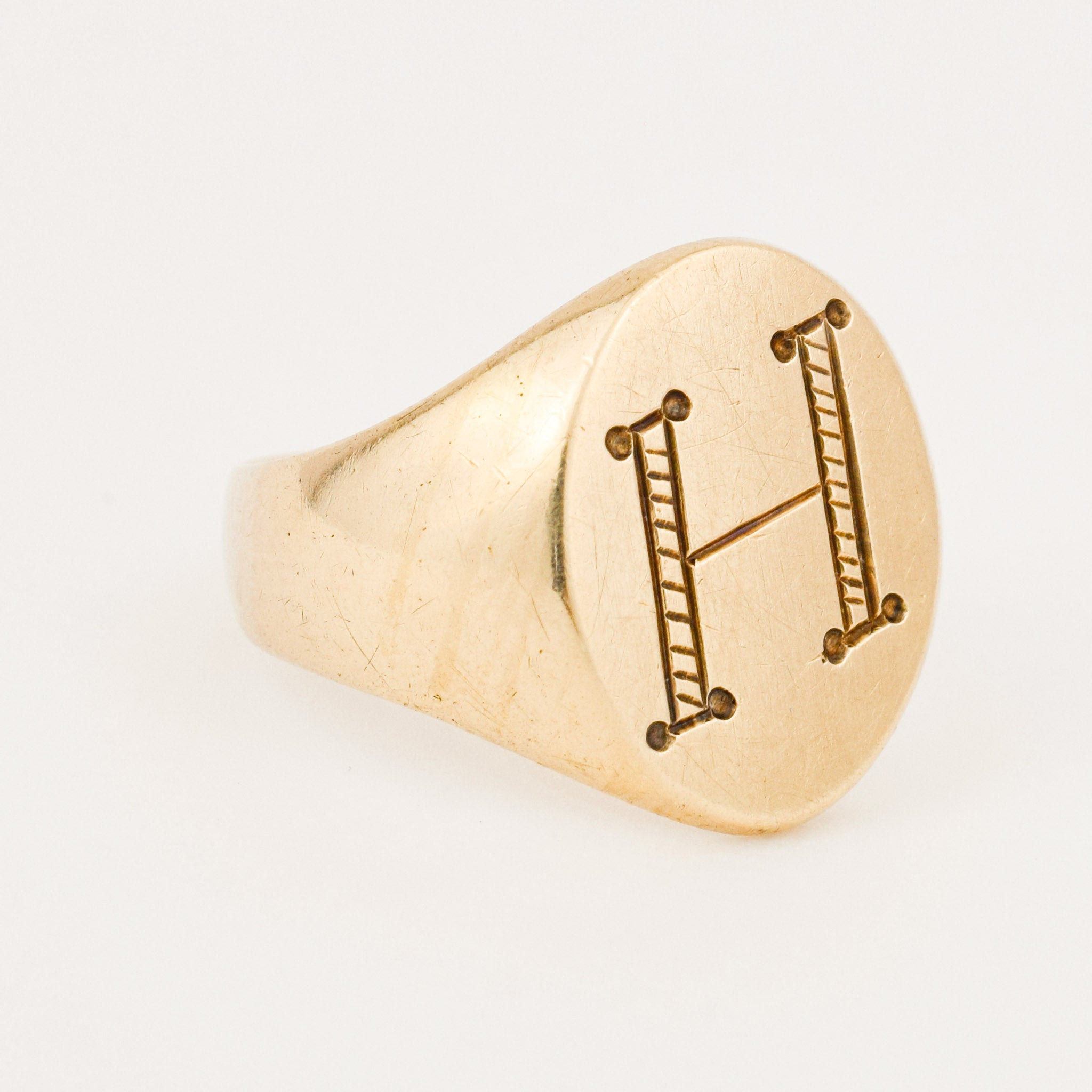 vintage gold 'h' signet ringvintage gold 'h' signet ring