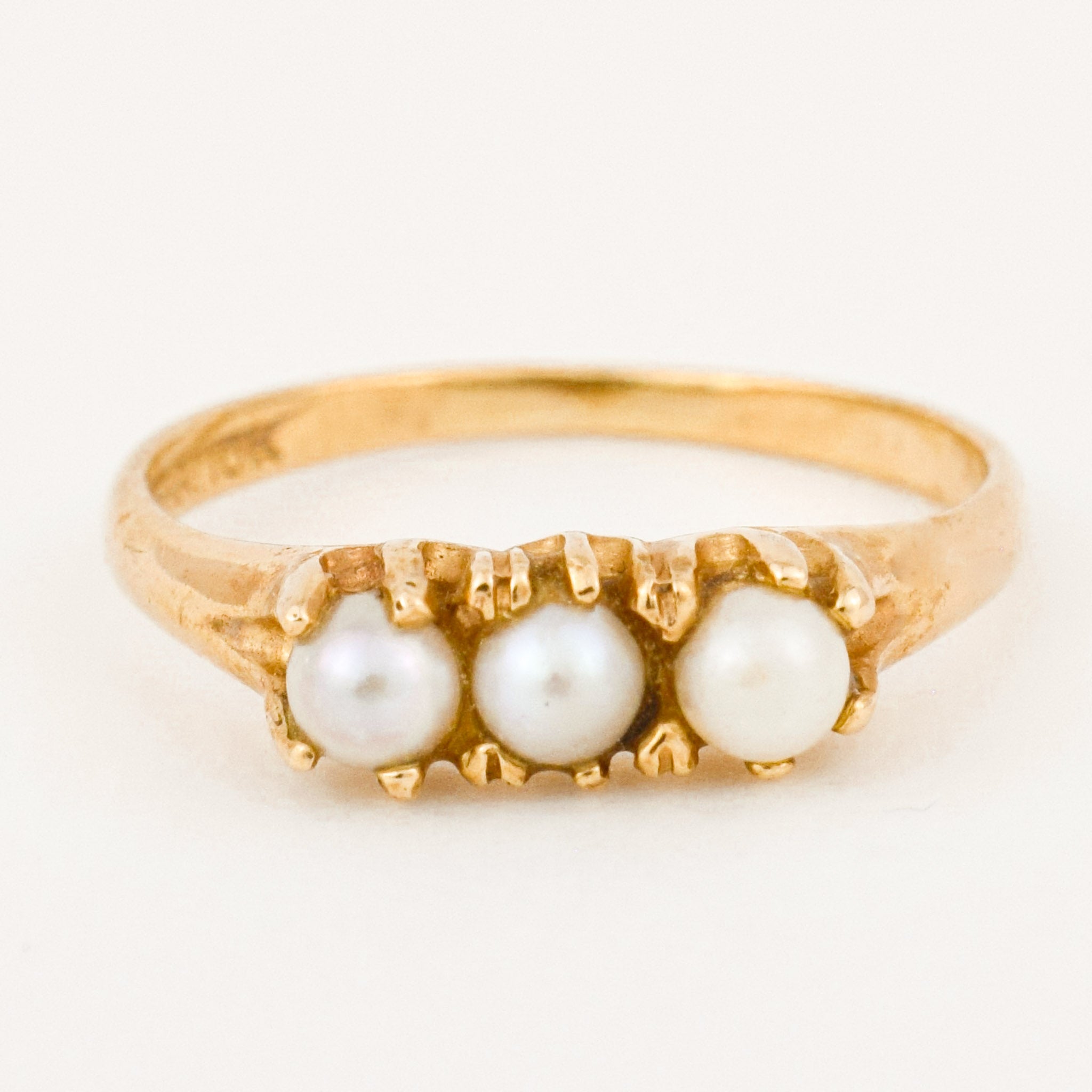 antique pearl trilogy ring 