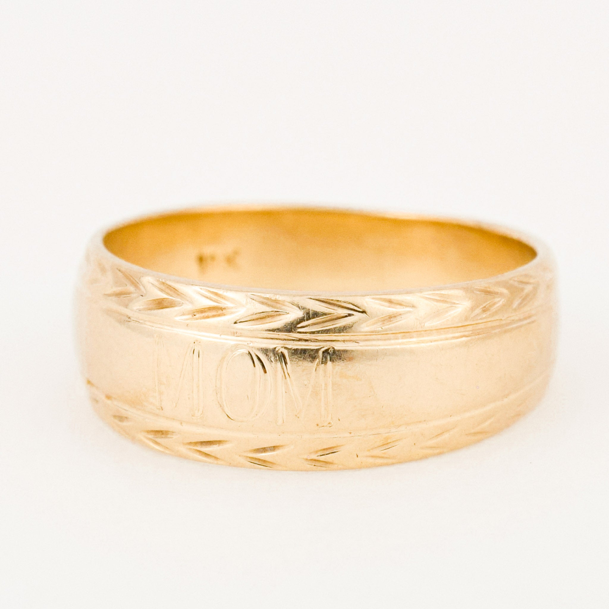 vintage gold 'MOM' ring 