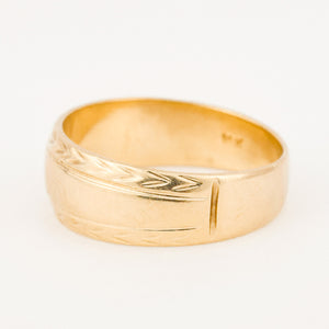 vintage gold 'MOM' ring 