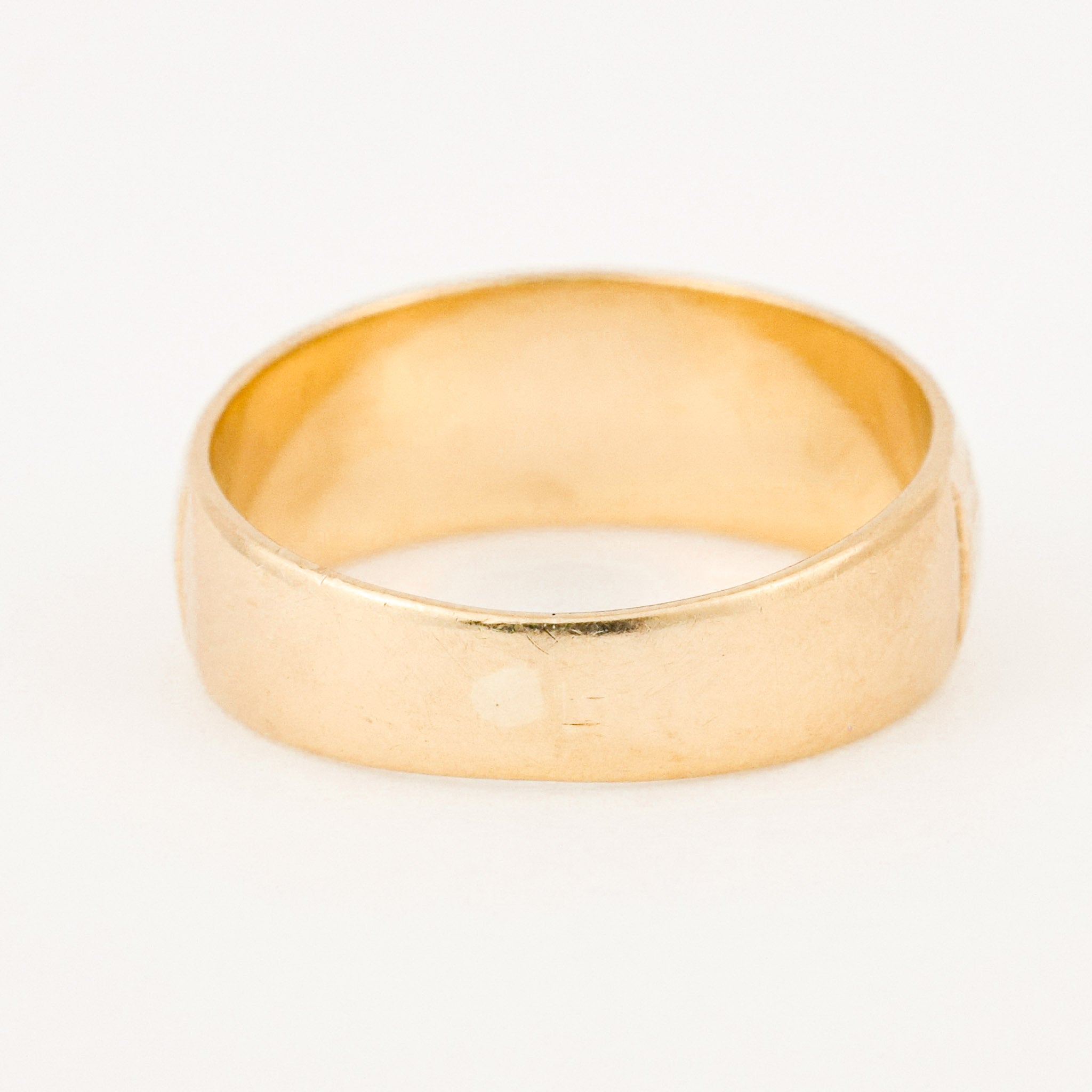 vintage gold 'MOM' ring 