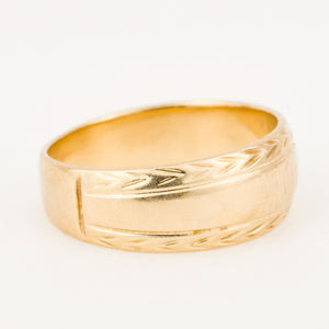 vintage gold 'MOM' ring 