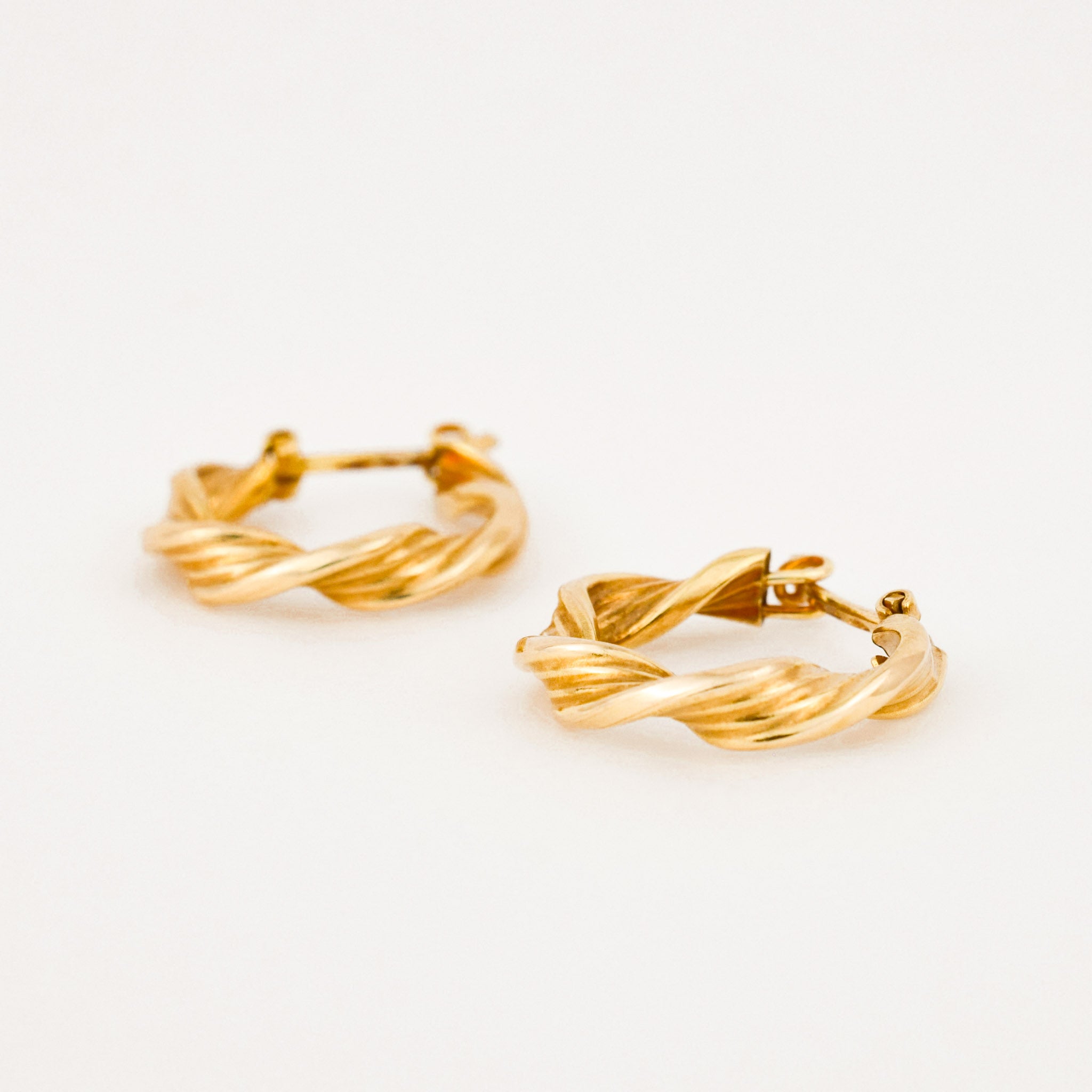 vintage gold twist hoop earrings