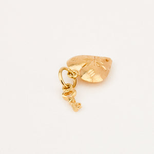 vintage gold heart and key charm pendant 
