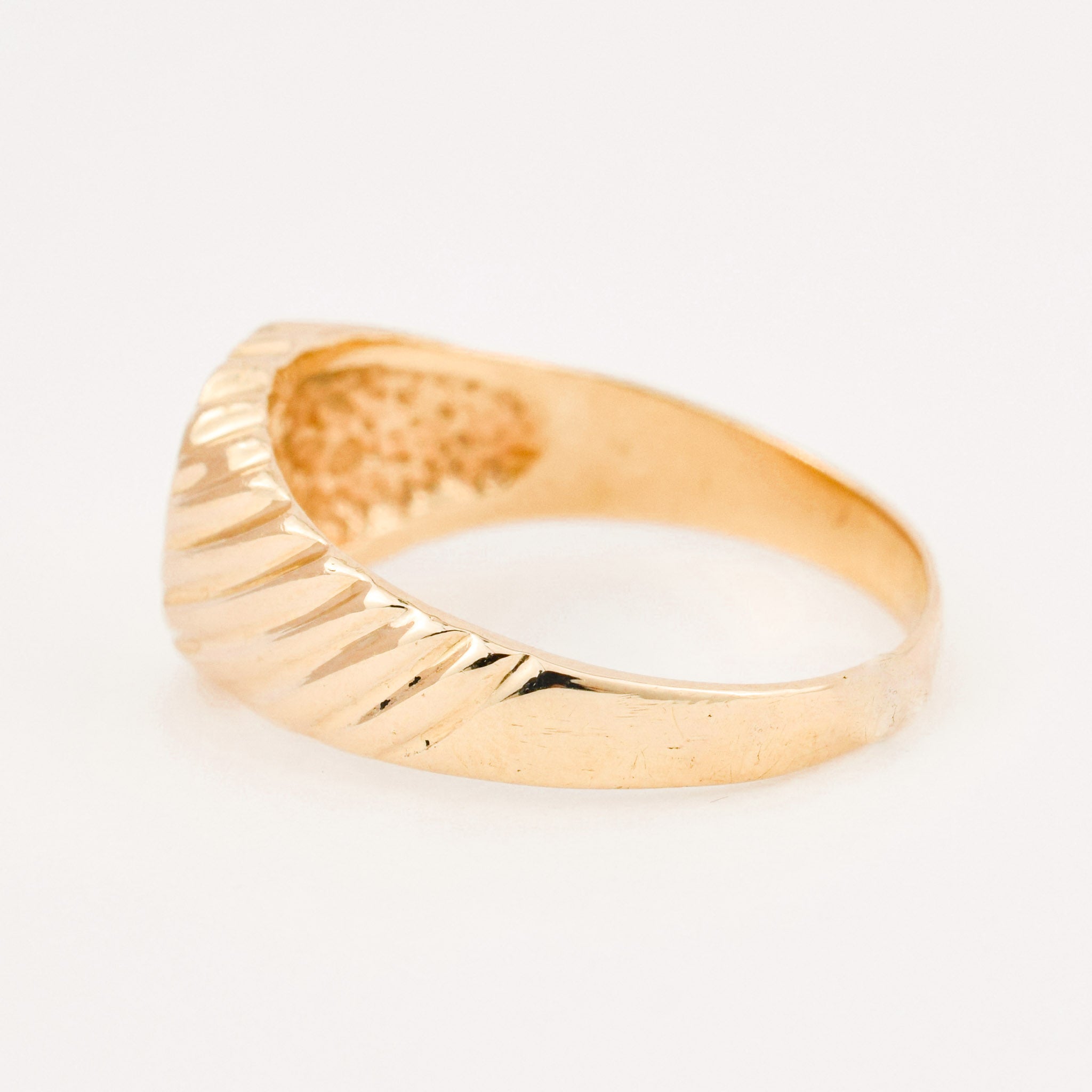 vintage gold 'C&E' signet ring 