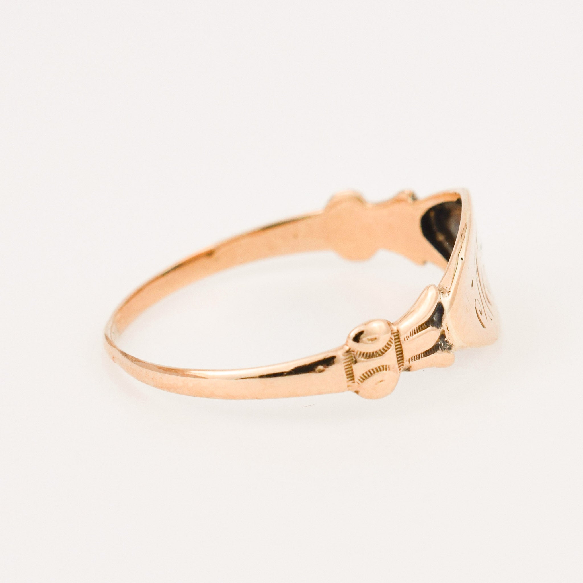 vintage gold signet ring 