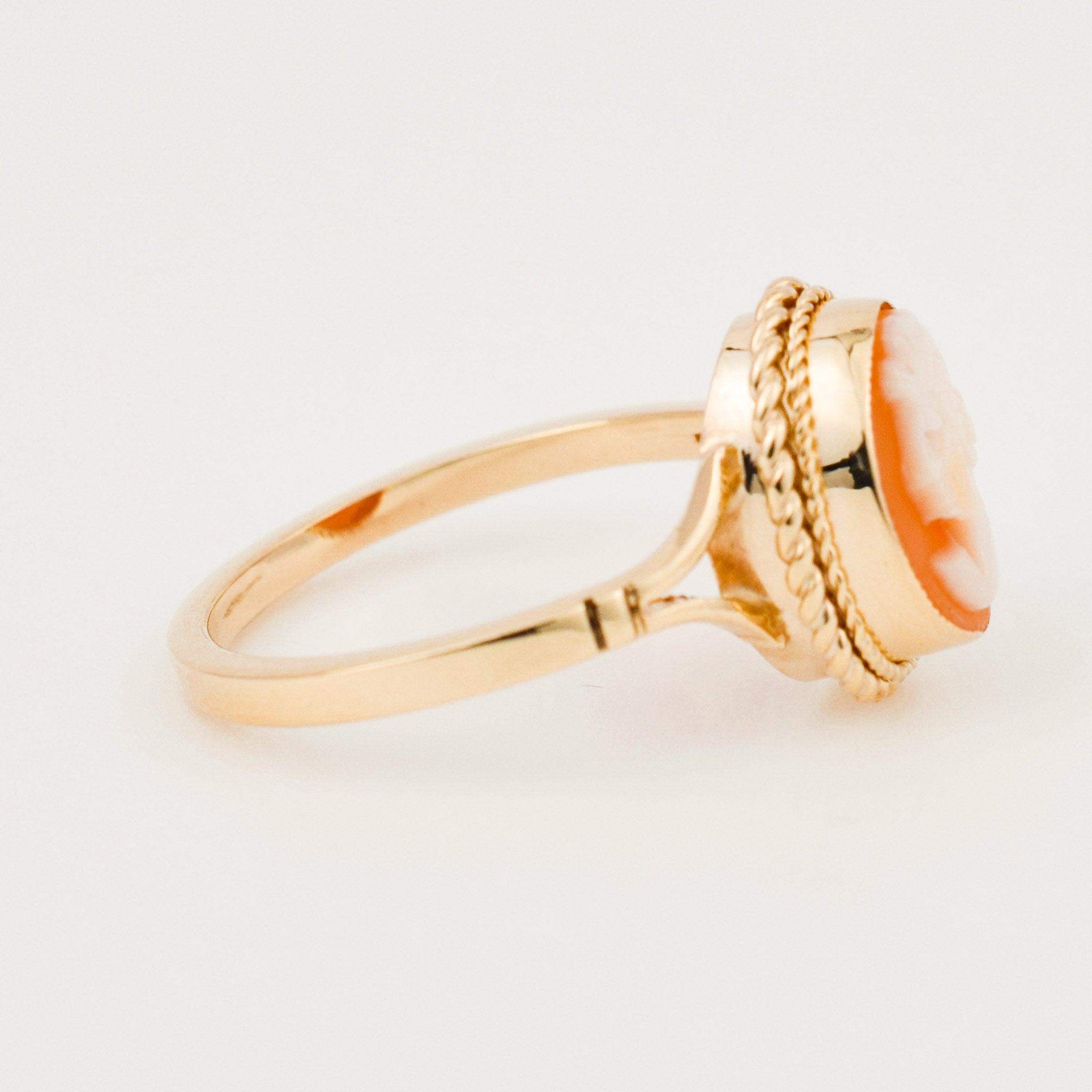 vintage gold cameo ring 