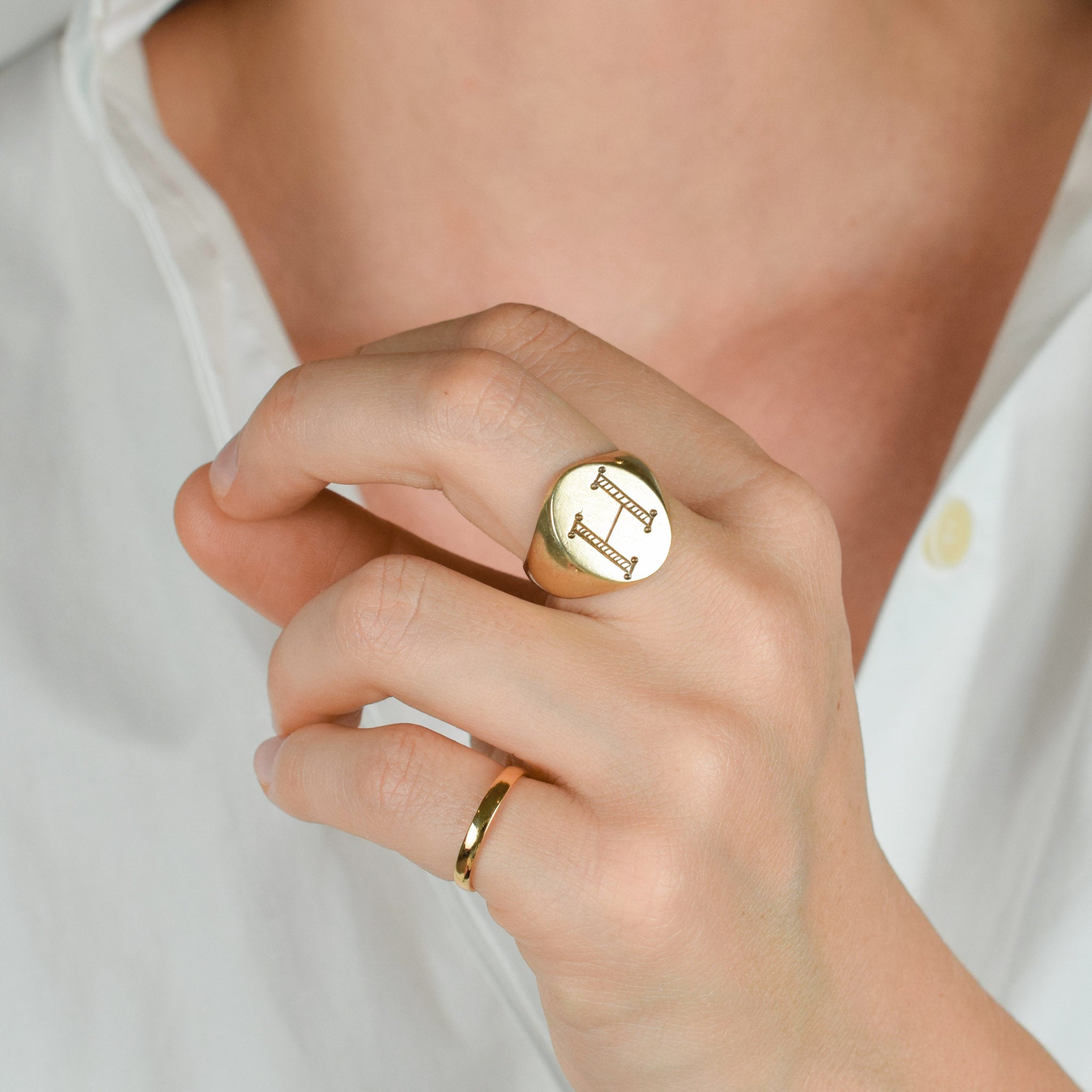 vintage gold 'h' signet ring
