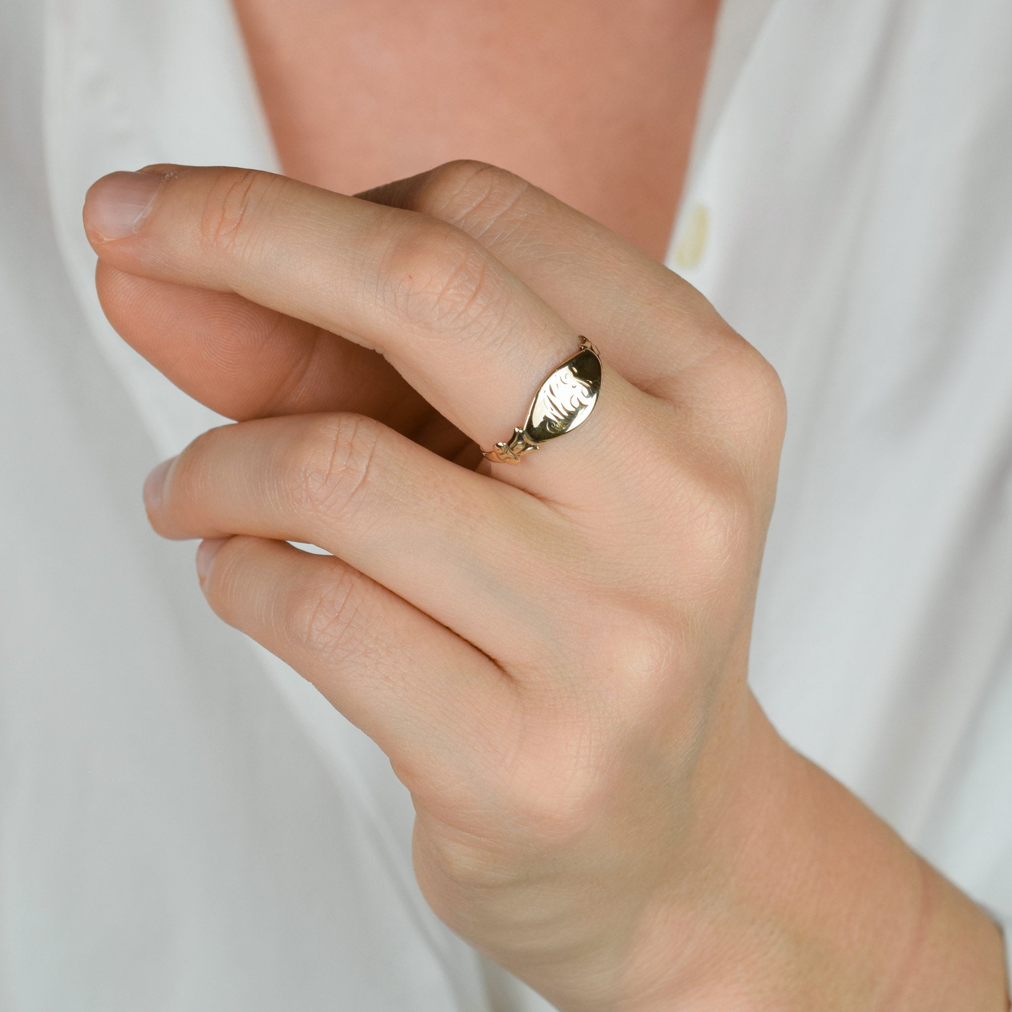vintage gold signet ring 