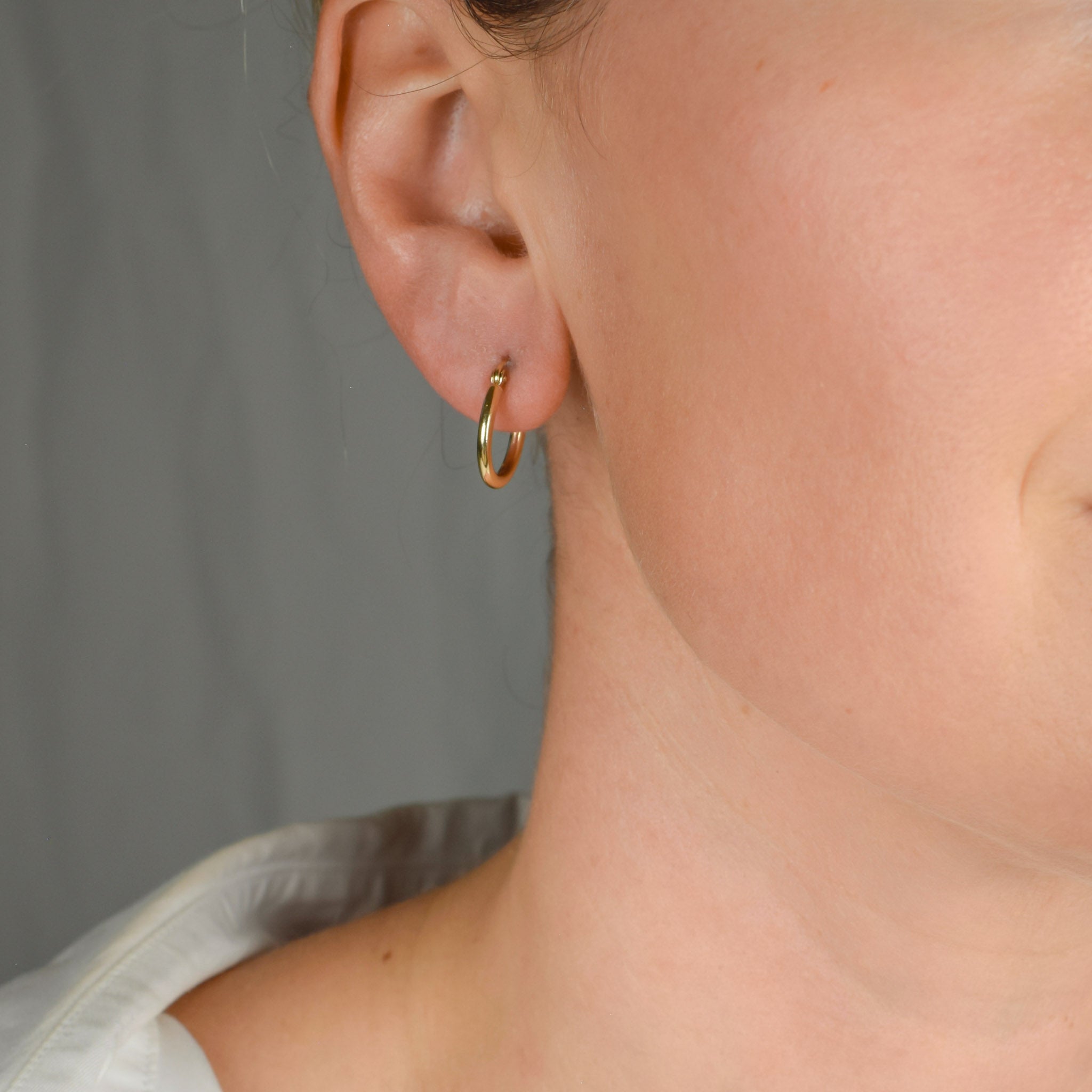 vintage gold smooth hoop earrings