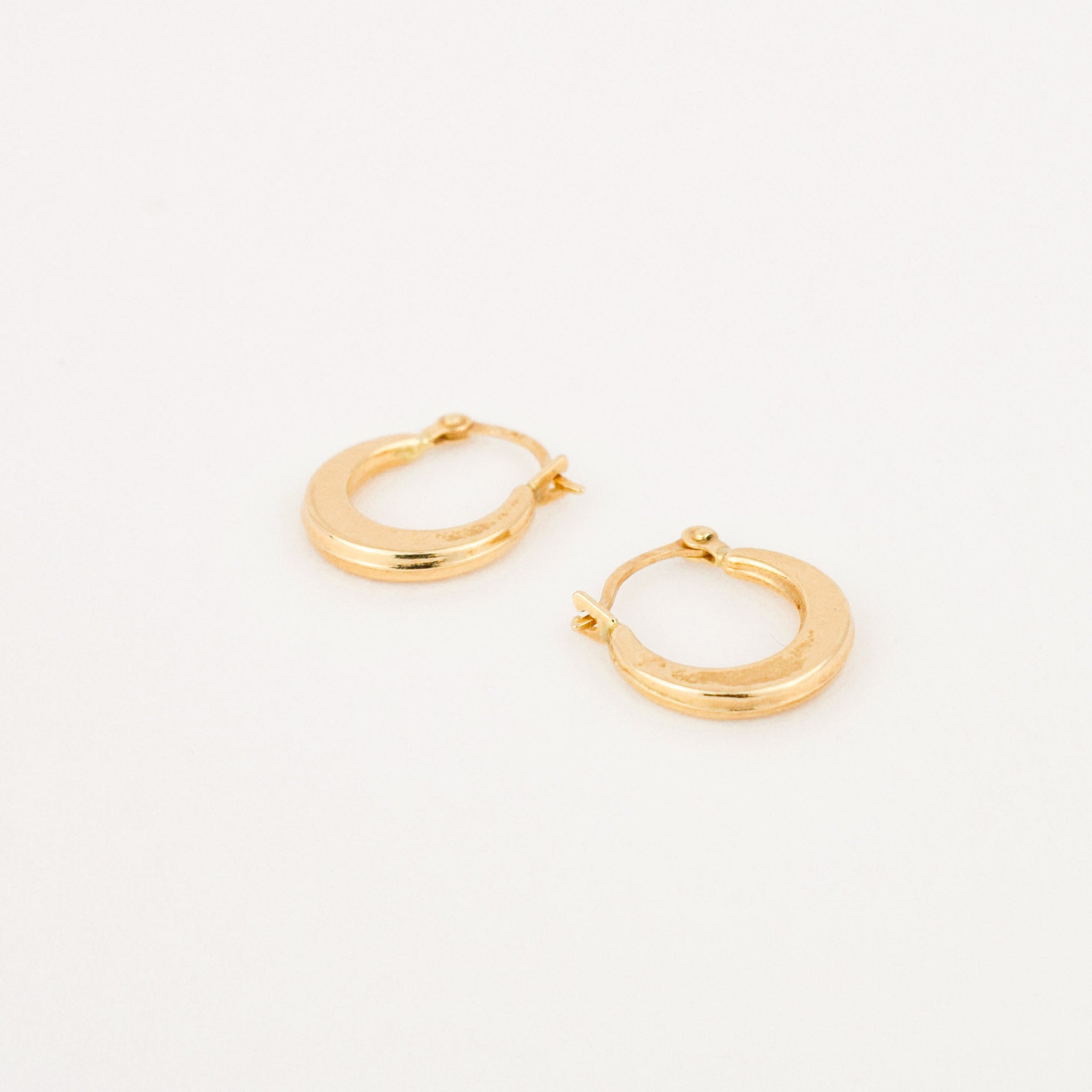 vintage gold small hoop earrings