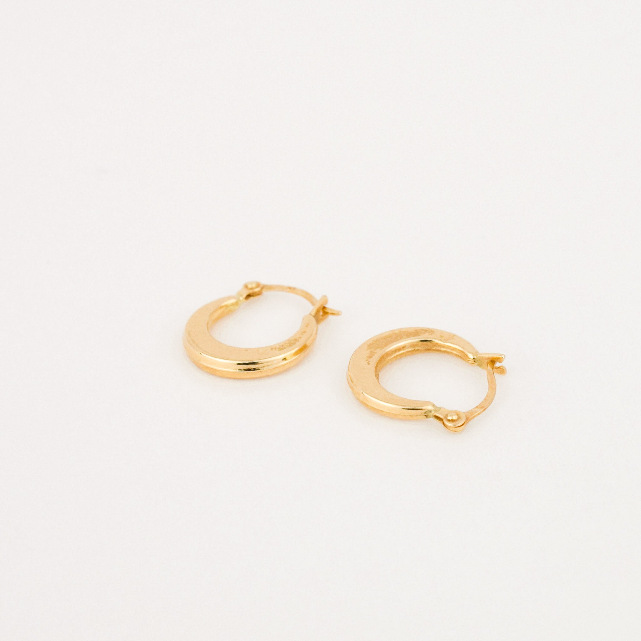 vintage gold small hoop earrings