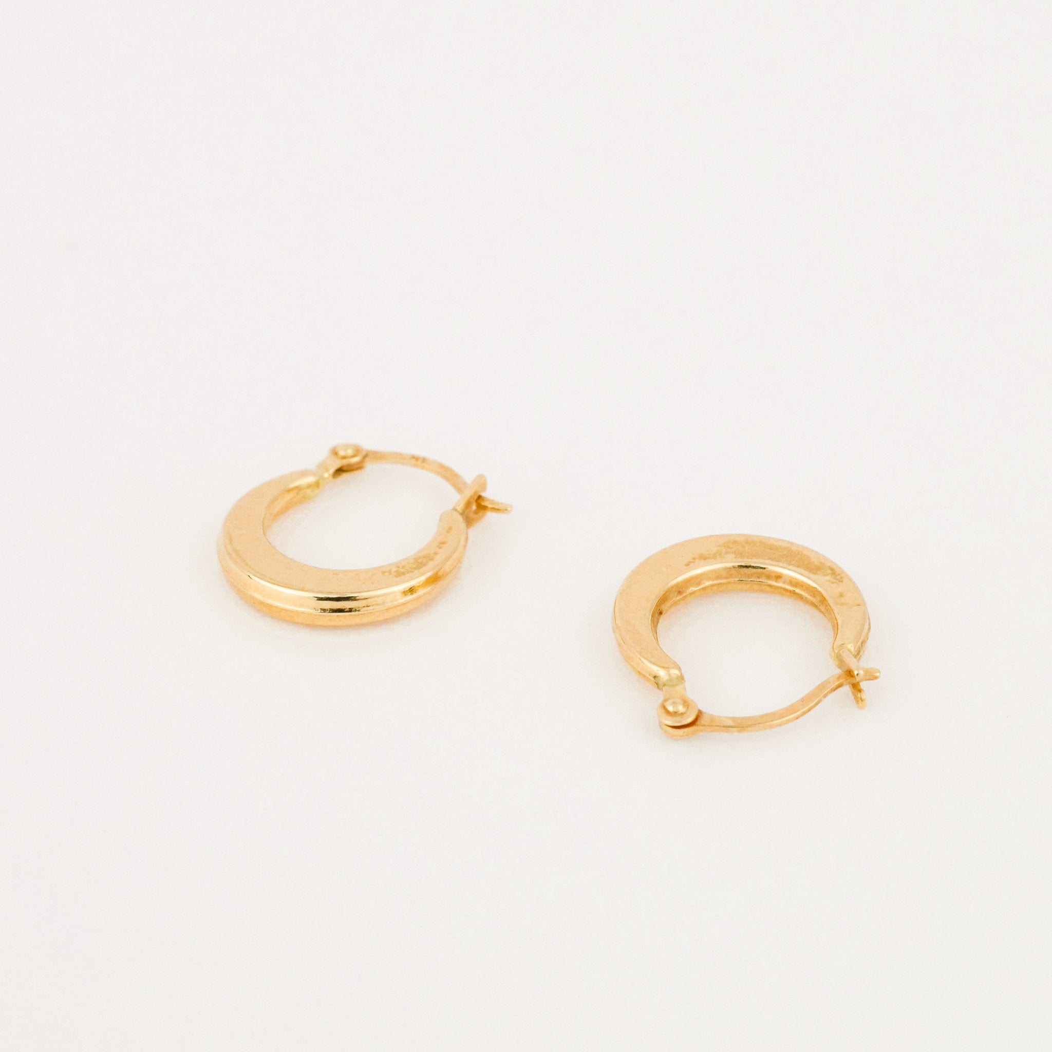 vintage gold small hoop earrings