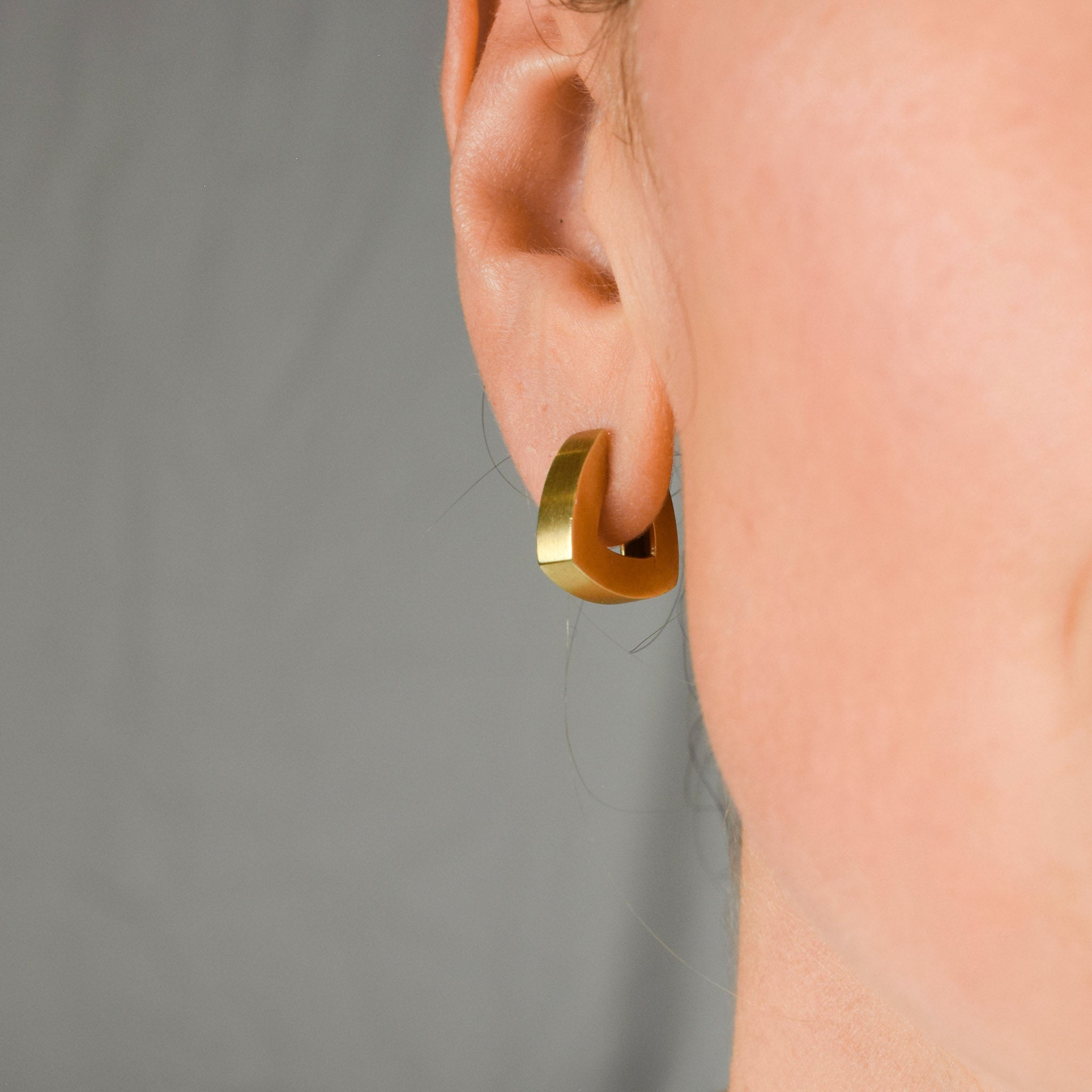 vintage gold retro hoop earrings