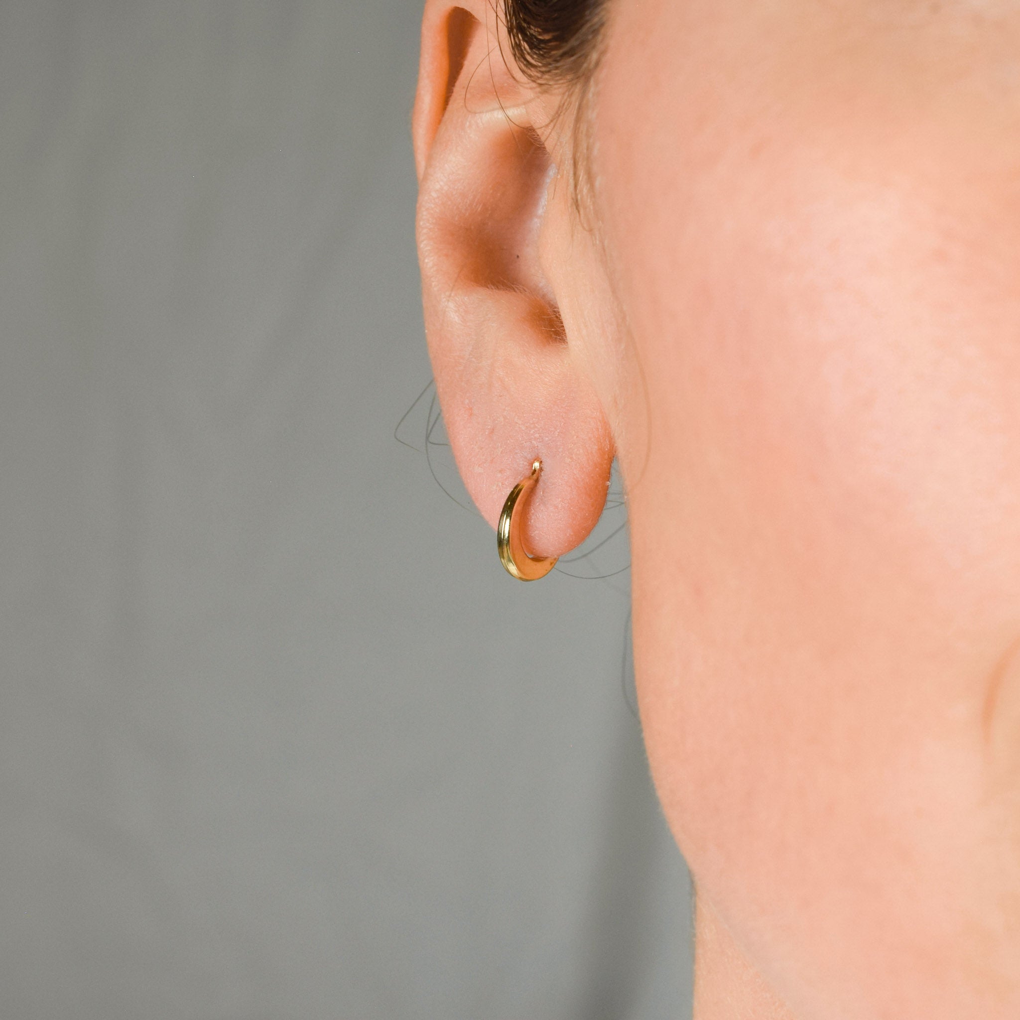 vintage gold small hoop earrings