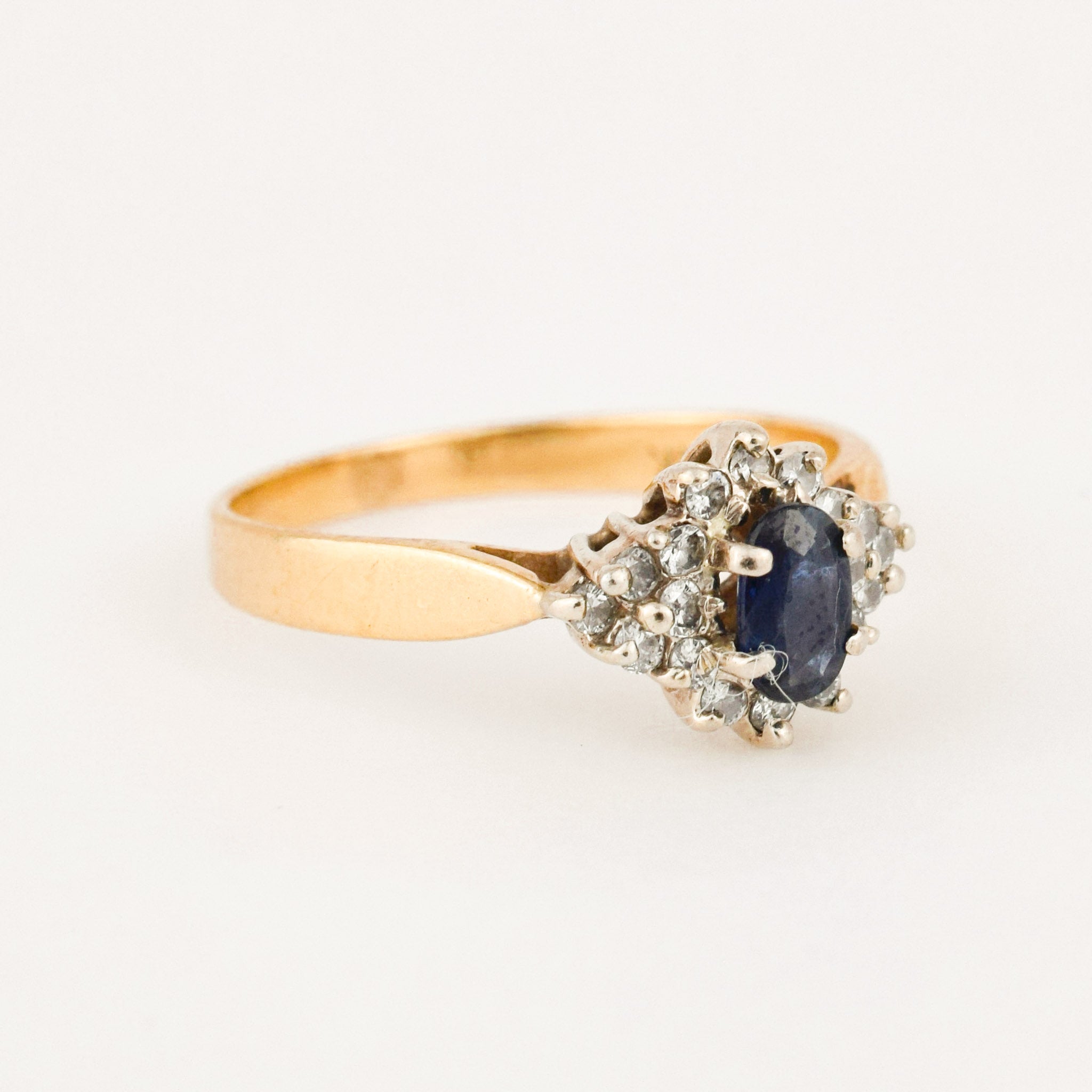 vintage sapphire and diamond ring