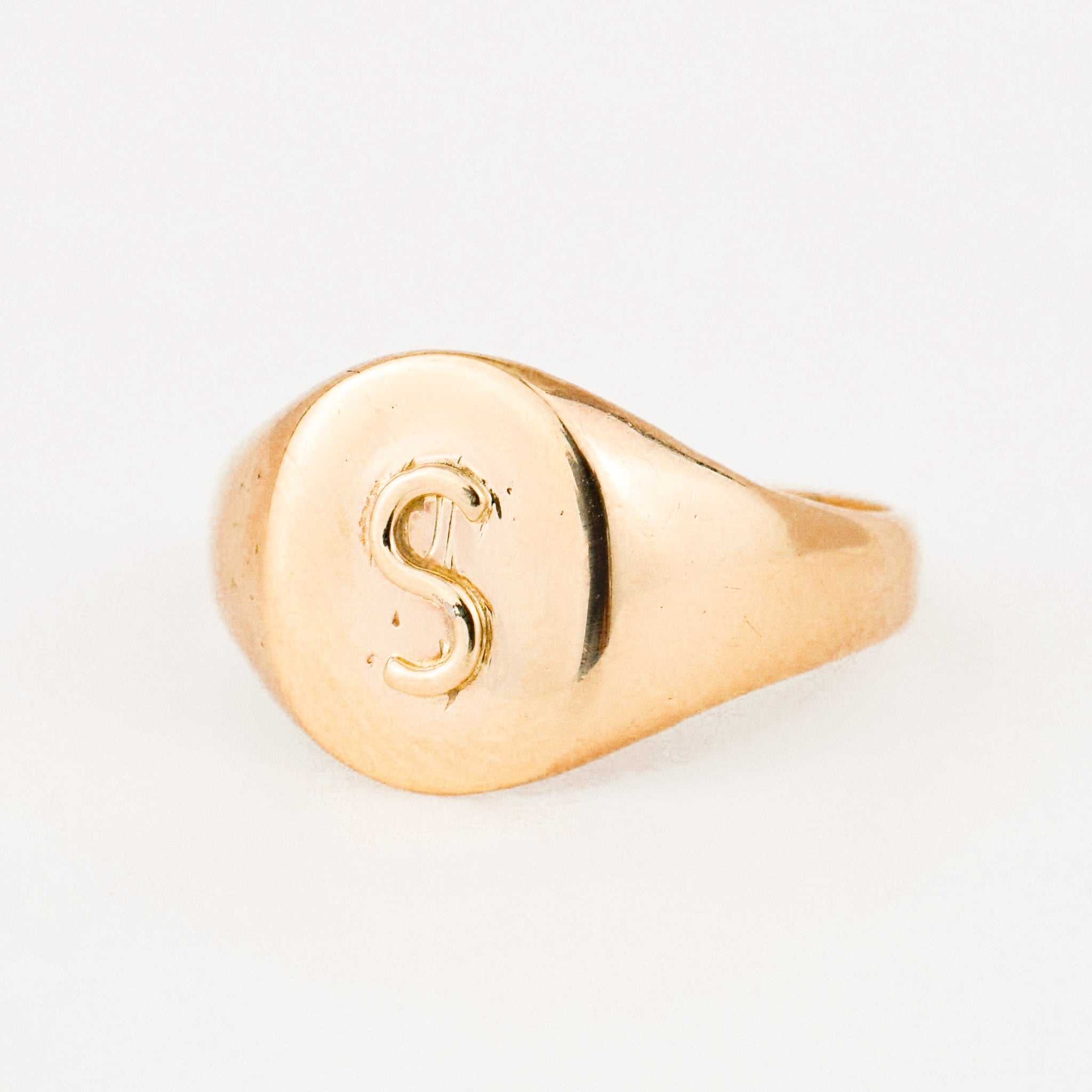 vintage gold 's' signet ring