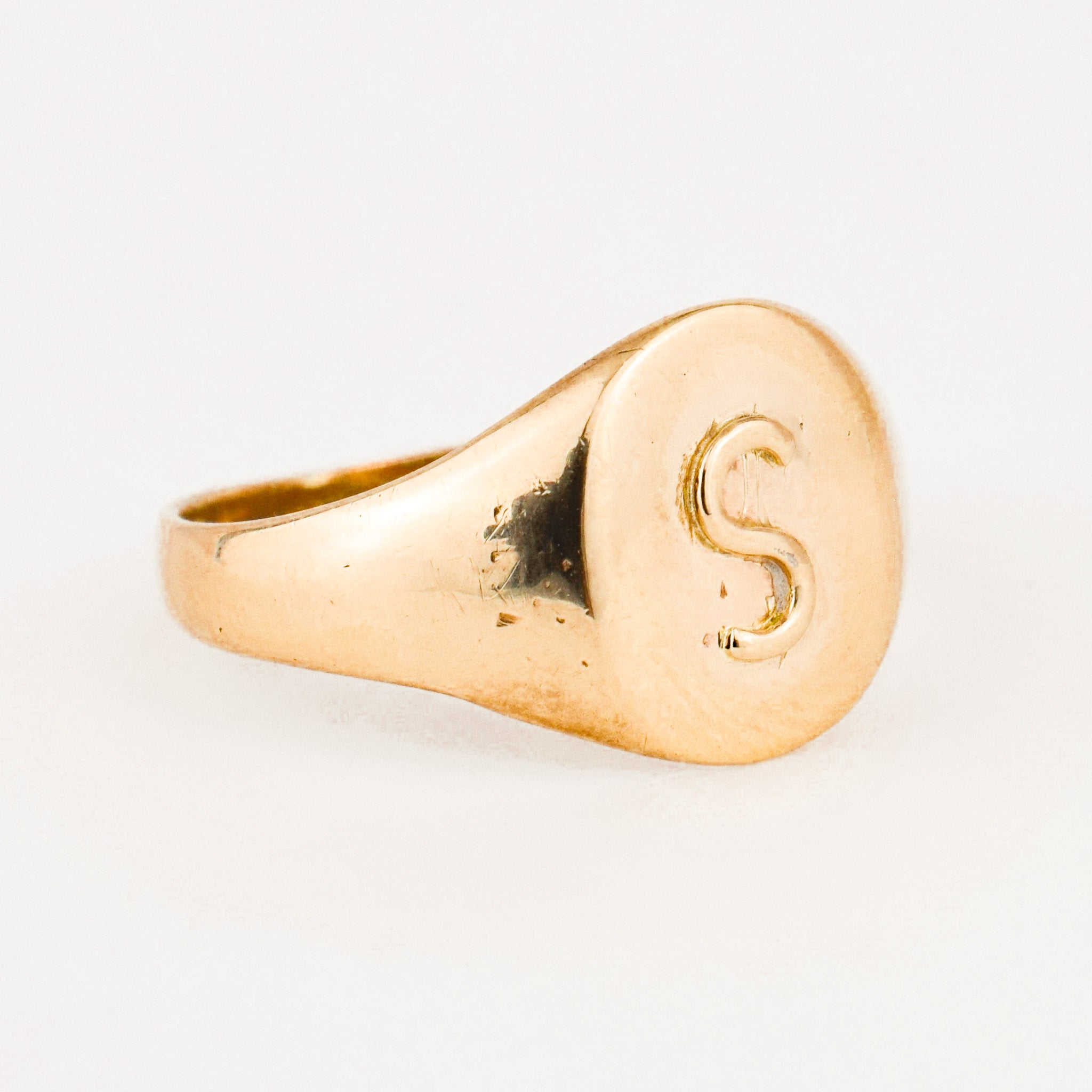 vintage gold 's' signet ring