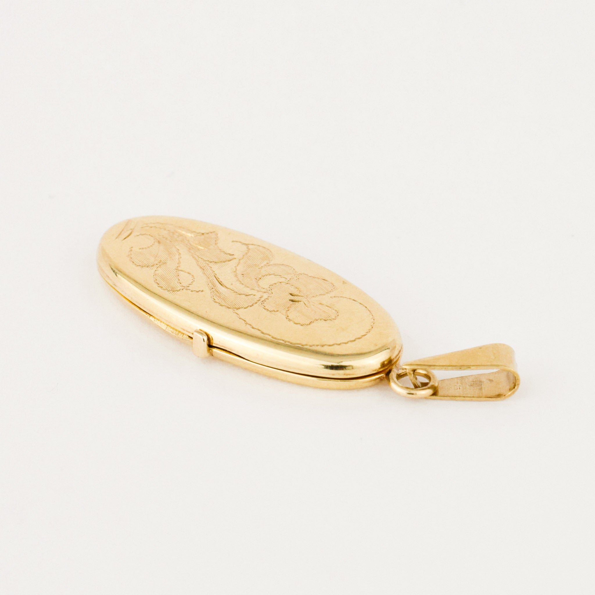 vintage gold oval locket
