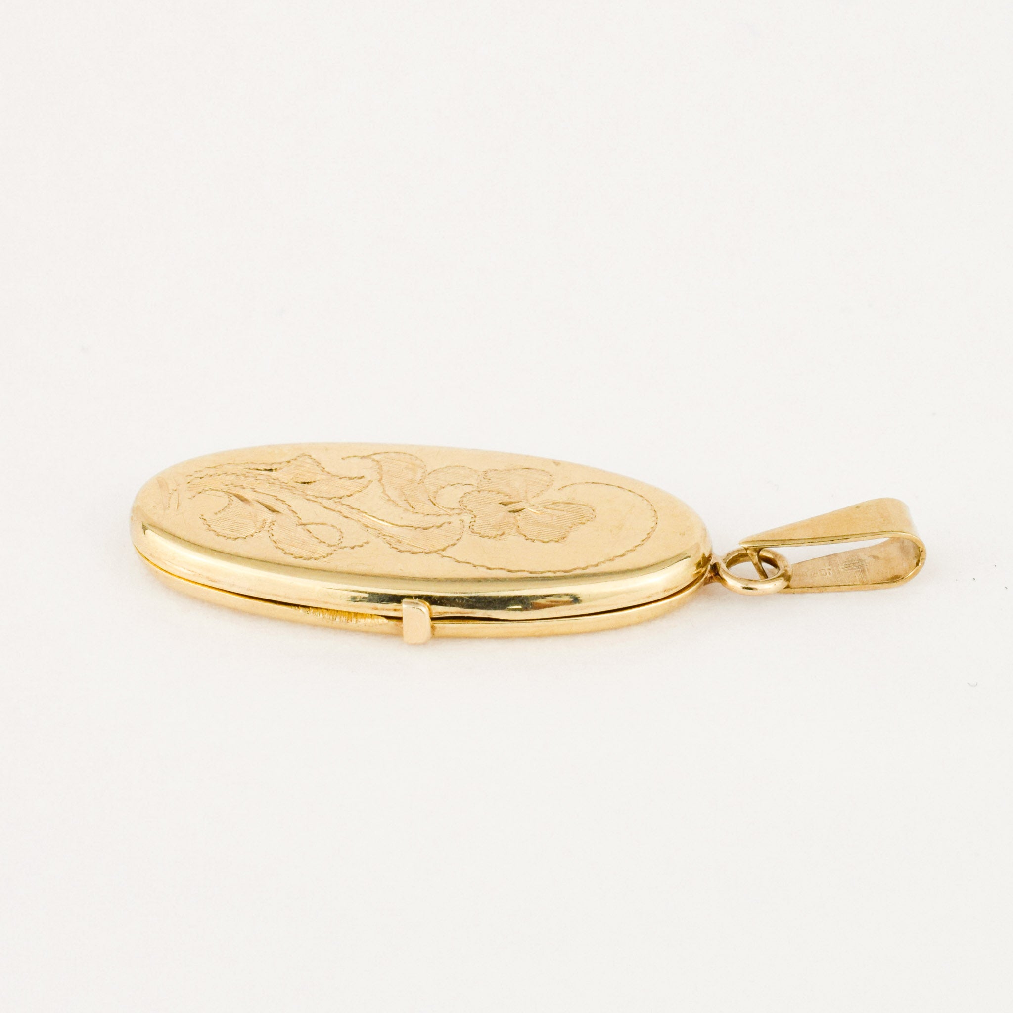 vintage gold oval locket