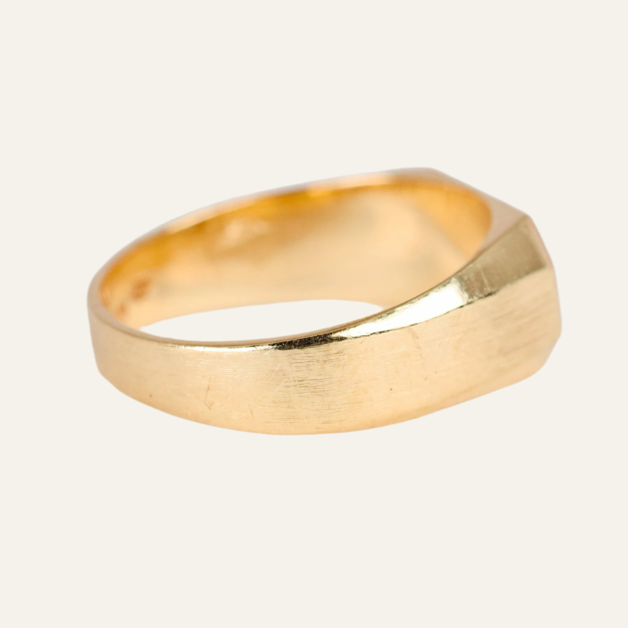 Diamond Plain Signet