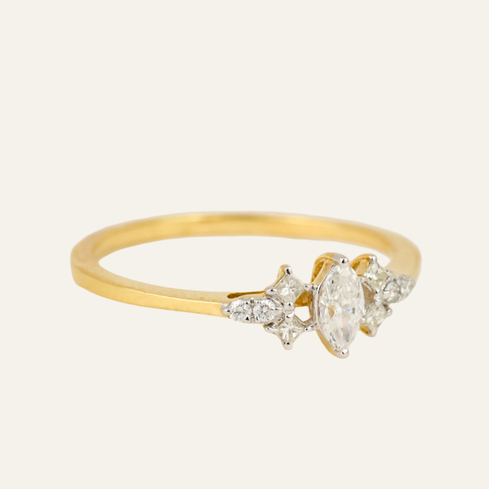 Marquise Sparkling Band