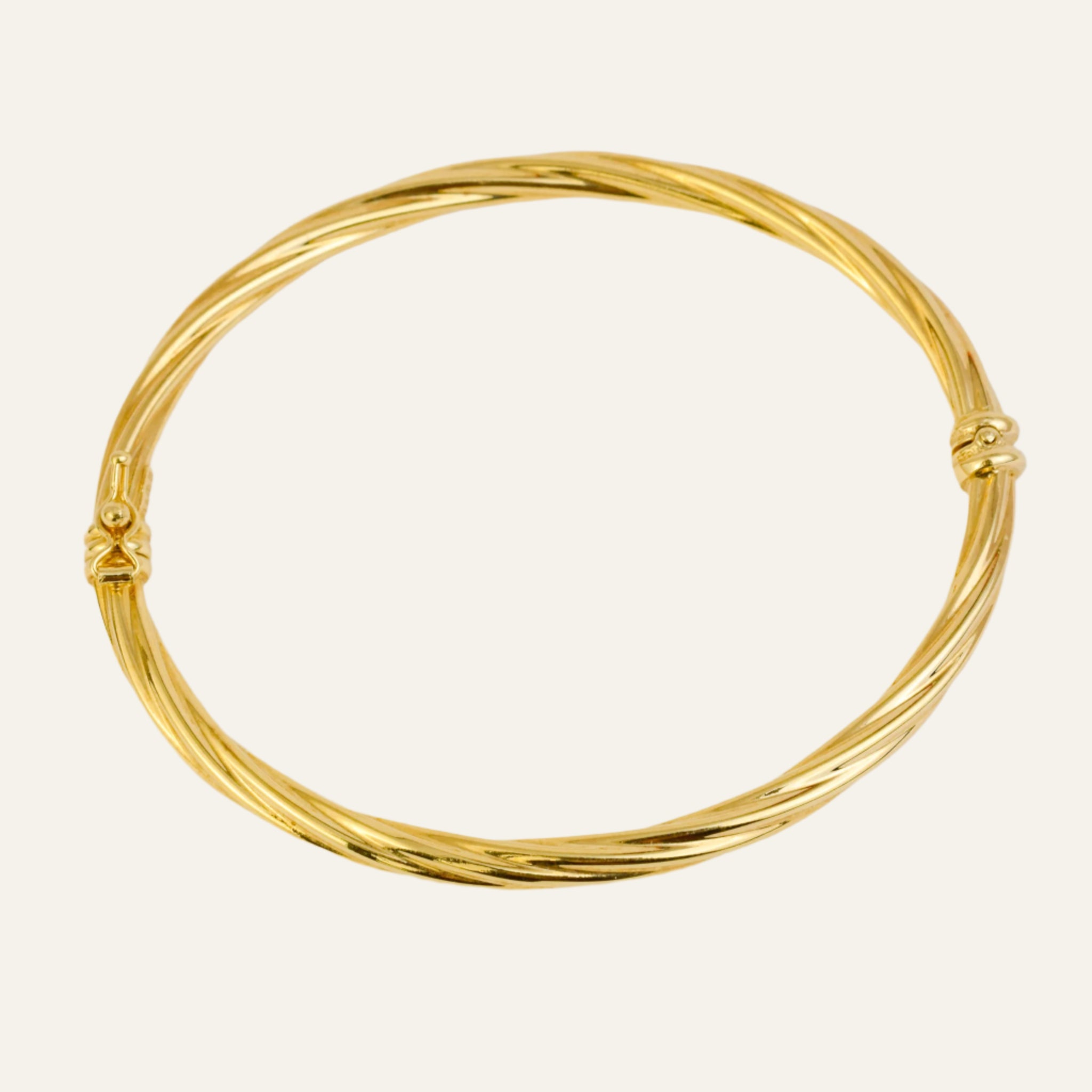 61.7mm Twist Oval Bangle