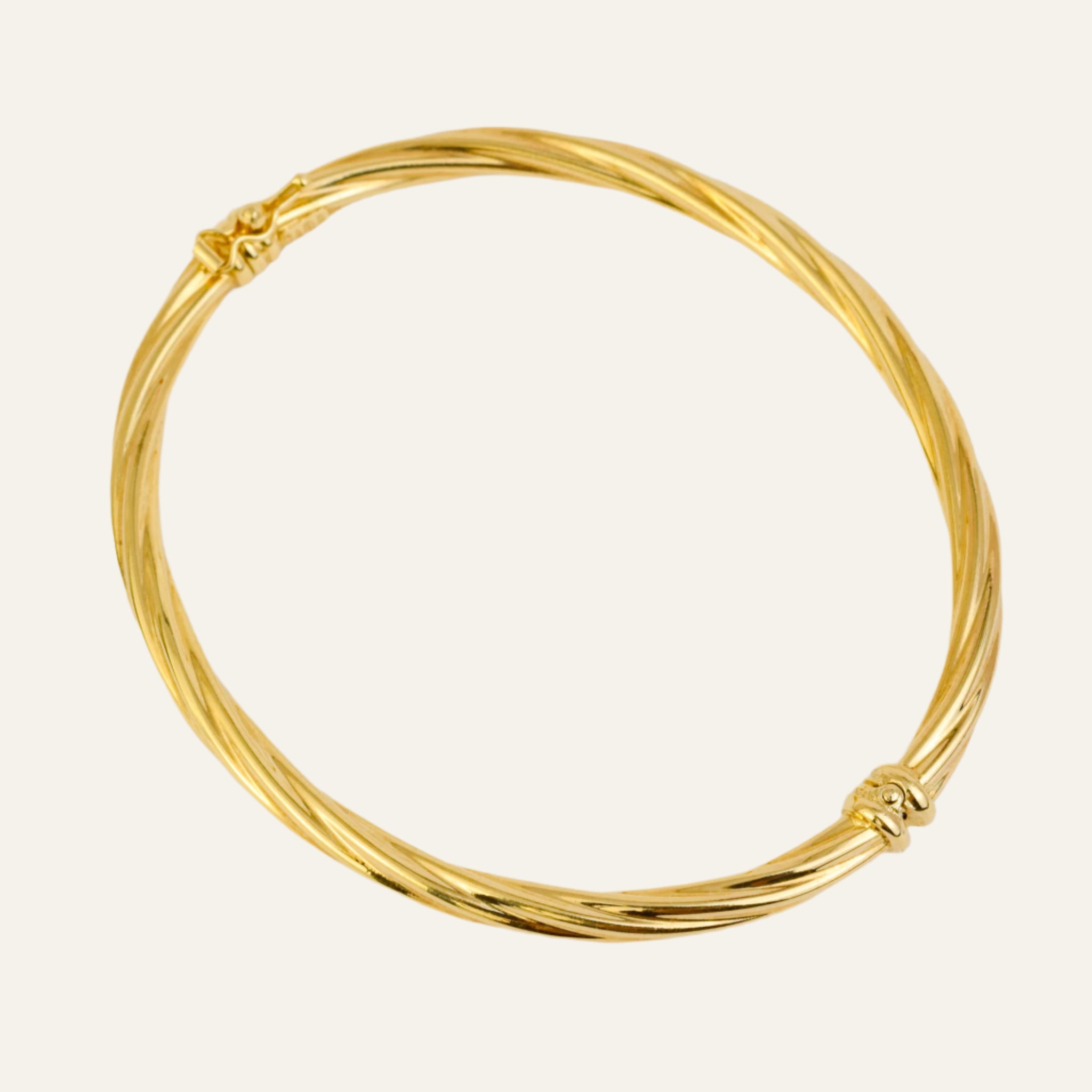 61.7mm Twist Oval Bangle