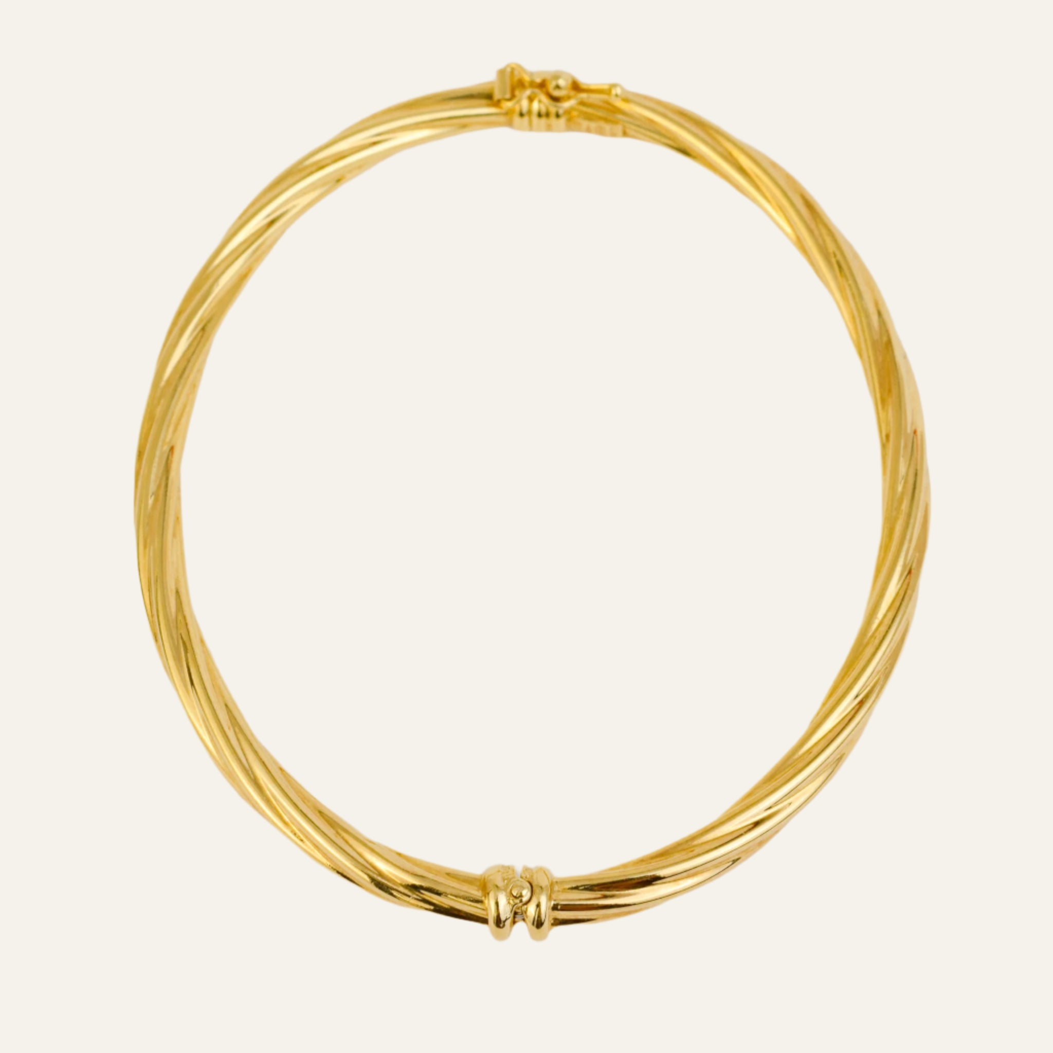 61.7mm Twist Oval Bangle