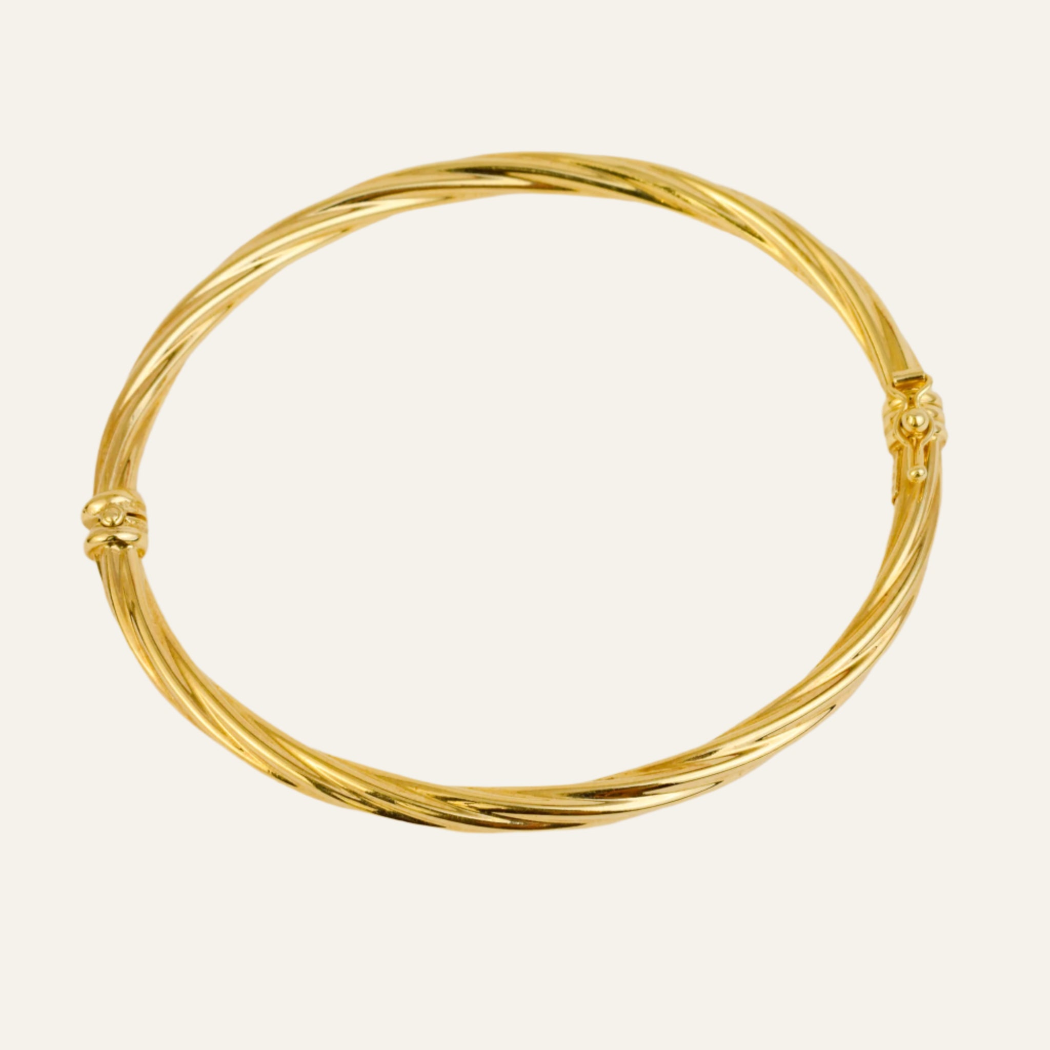 61.7mm Twist Oval Bangle