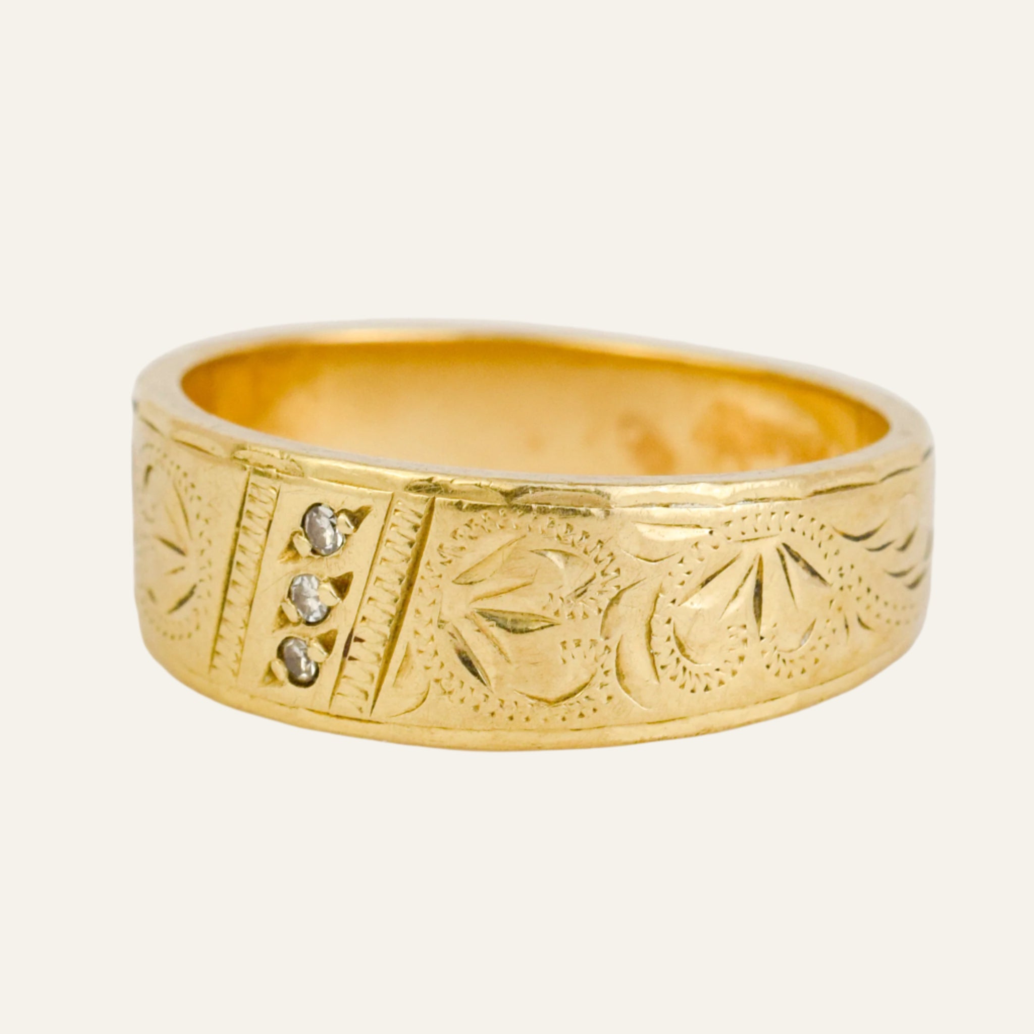 7.8mm Romantic Vertical Trilogy Band