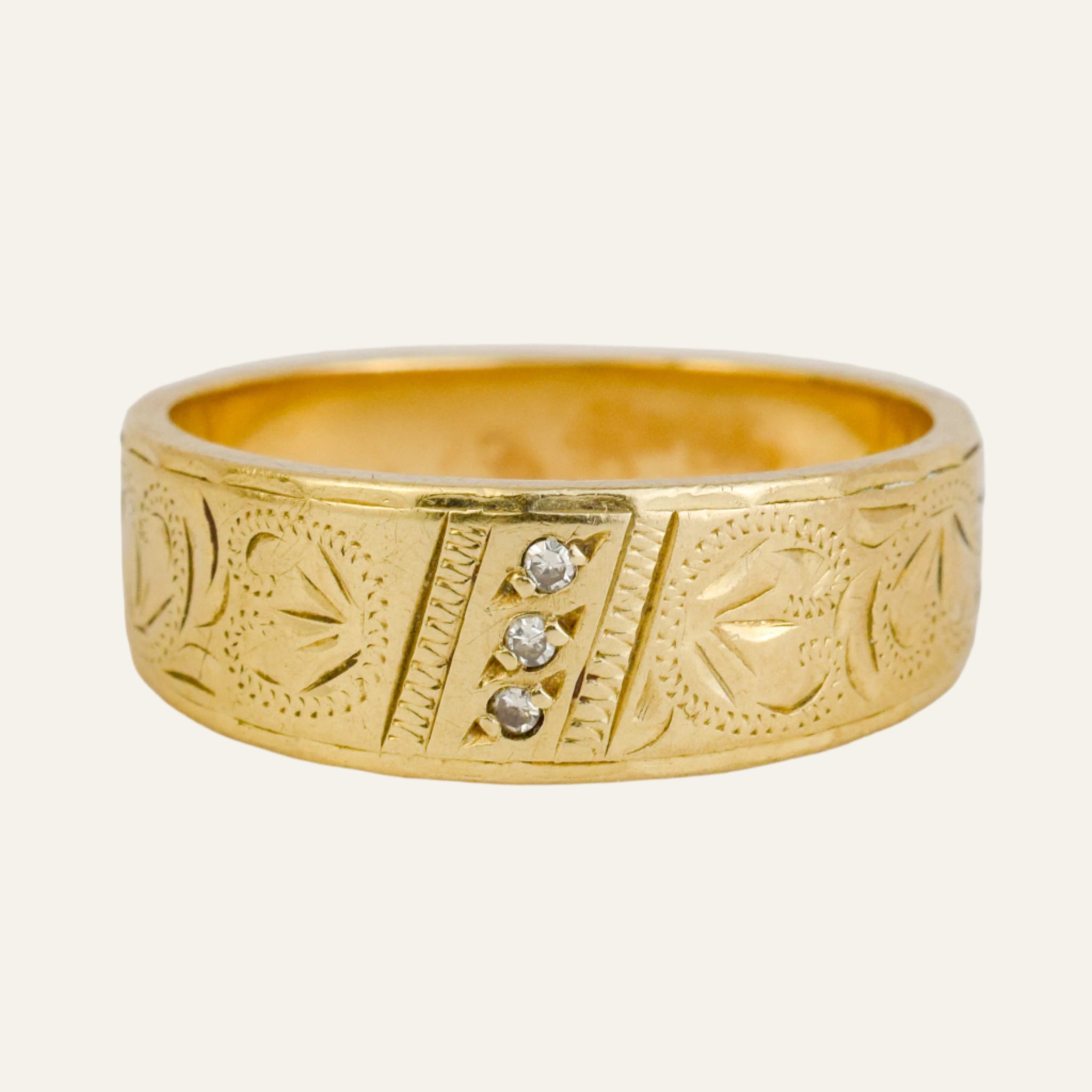 7.8mm Romantic Vertical Trilogy Band