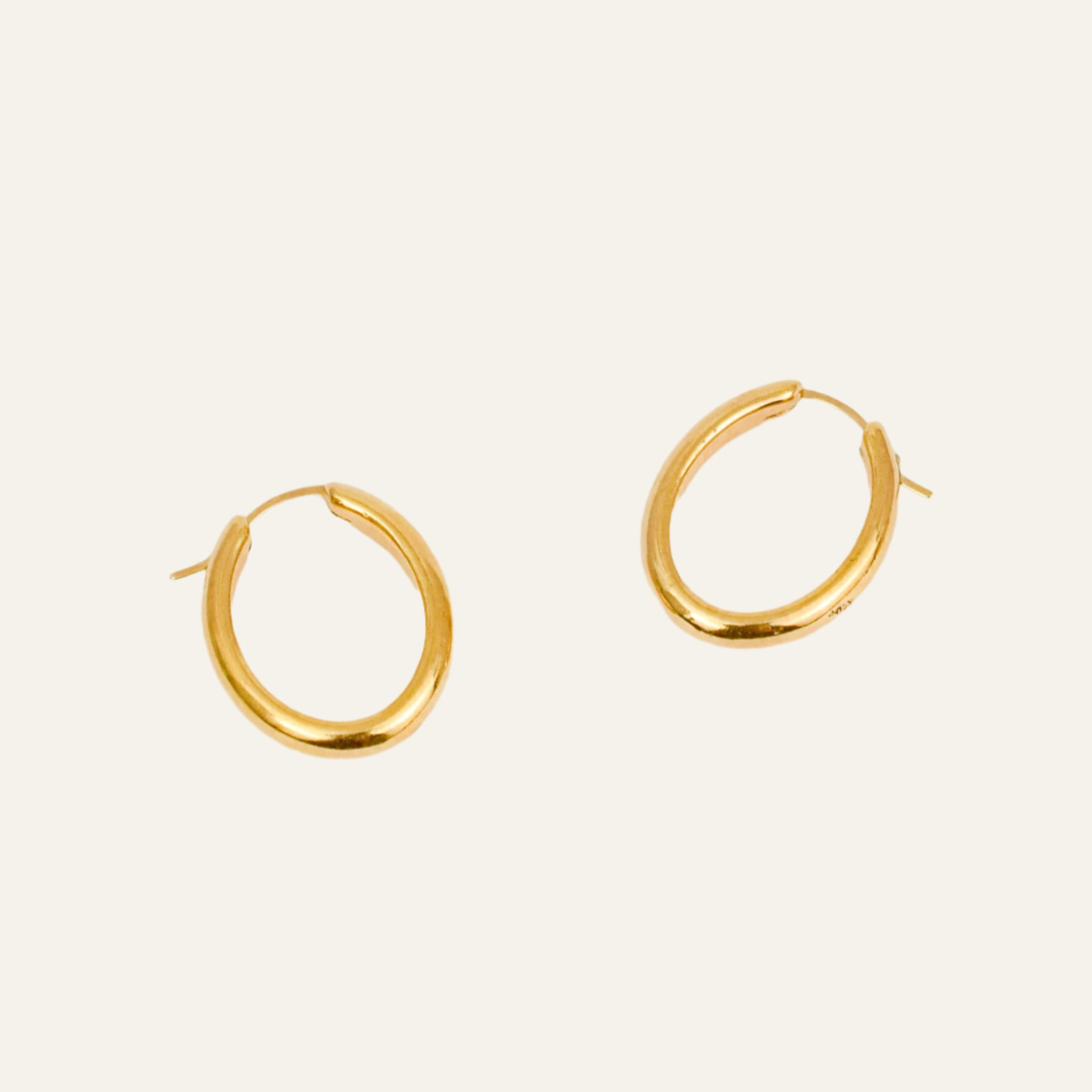 17.8 Oval Hoops