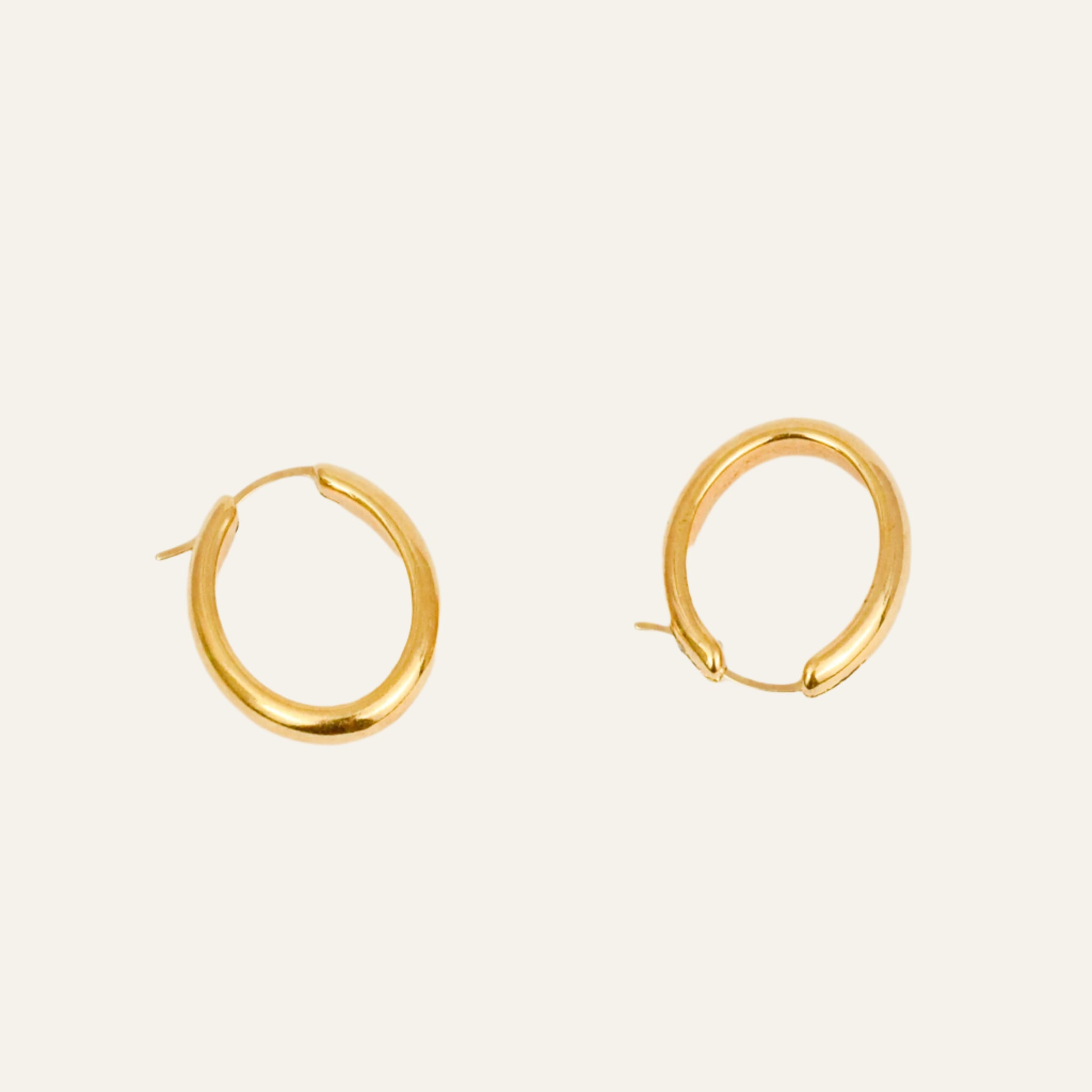 17.8 Oval Hoops