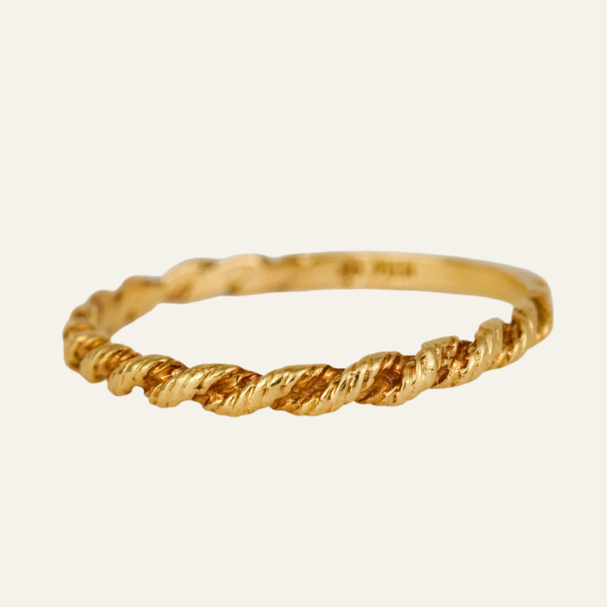1.7mm Twist Detail Band