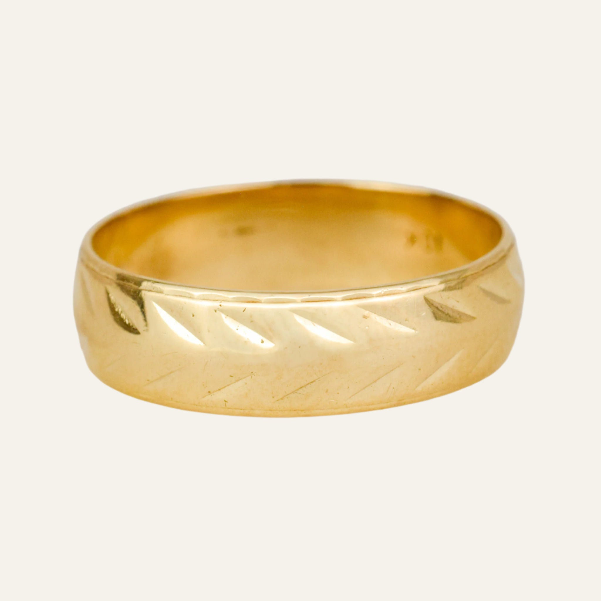 5.5mm Chevron Design Band