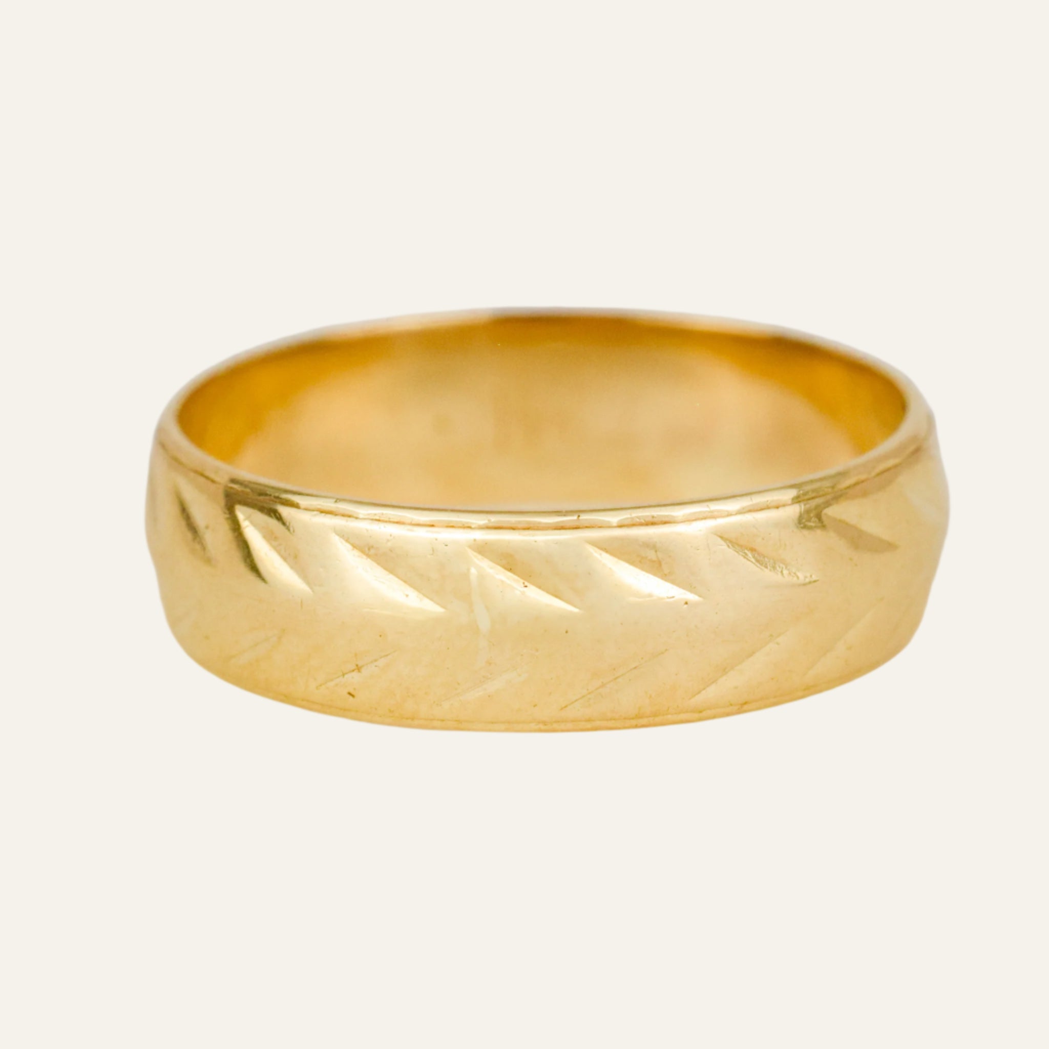 5.5mm Chevron Design Band