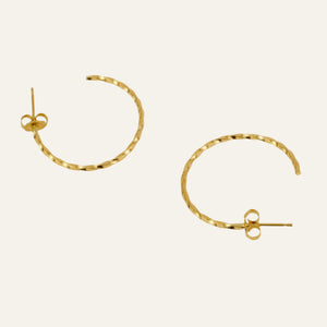 23.2 Twist Hoops